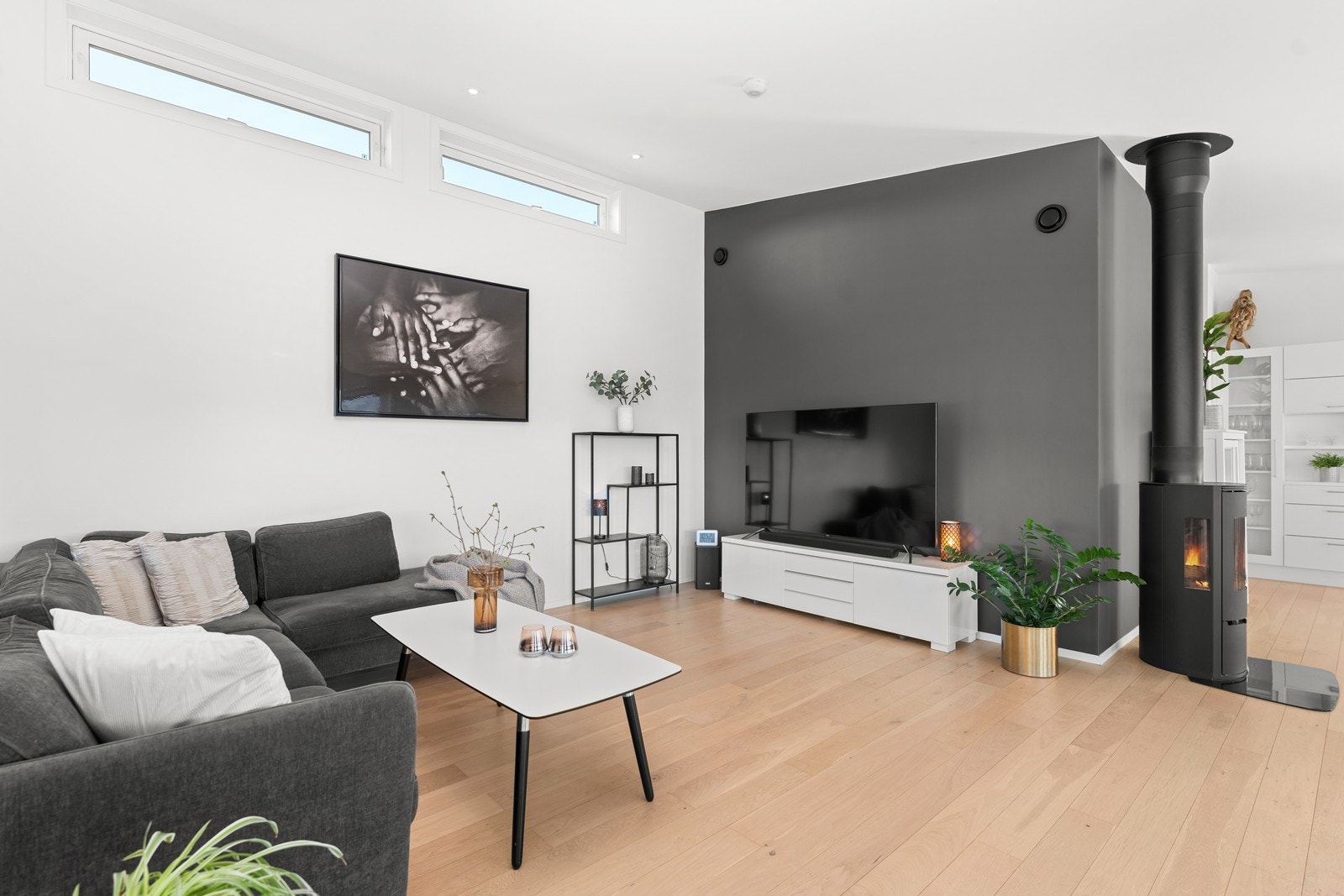 Ekstra takhøyde med spotter i taket Galleribilde