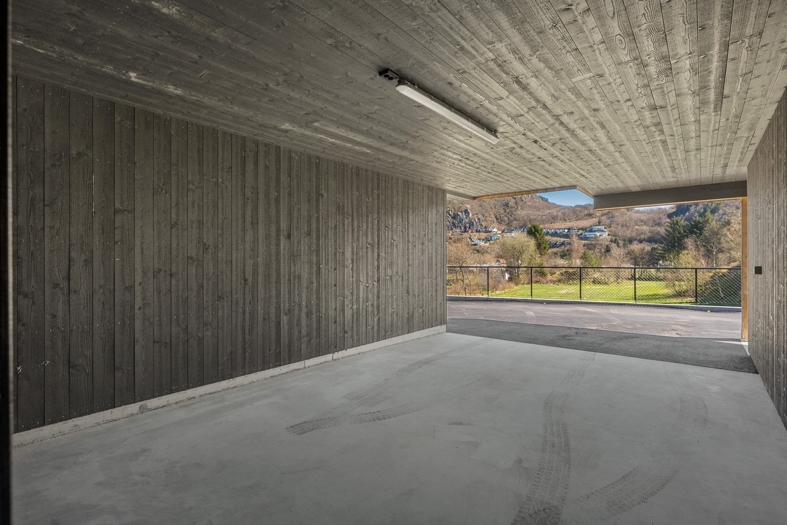 Carport, her er det en isolert utvendig bod på 8 kvm. Galleribilde