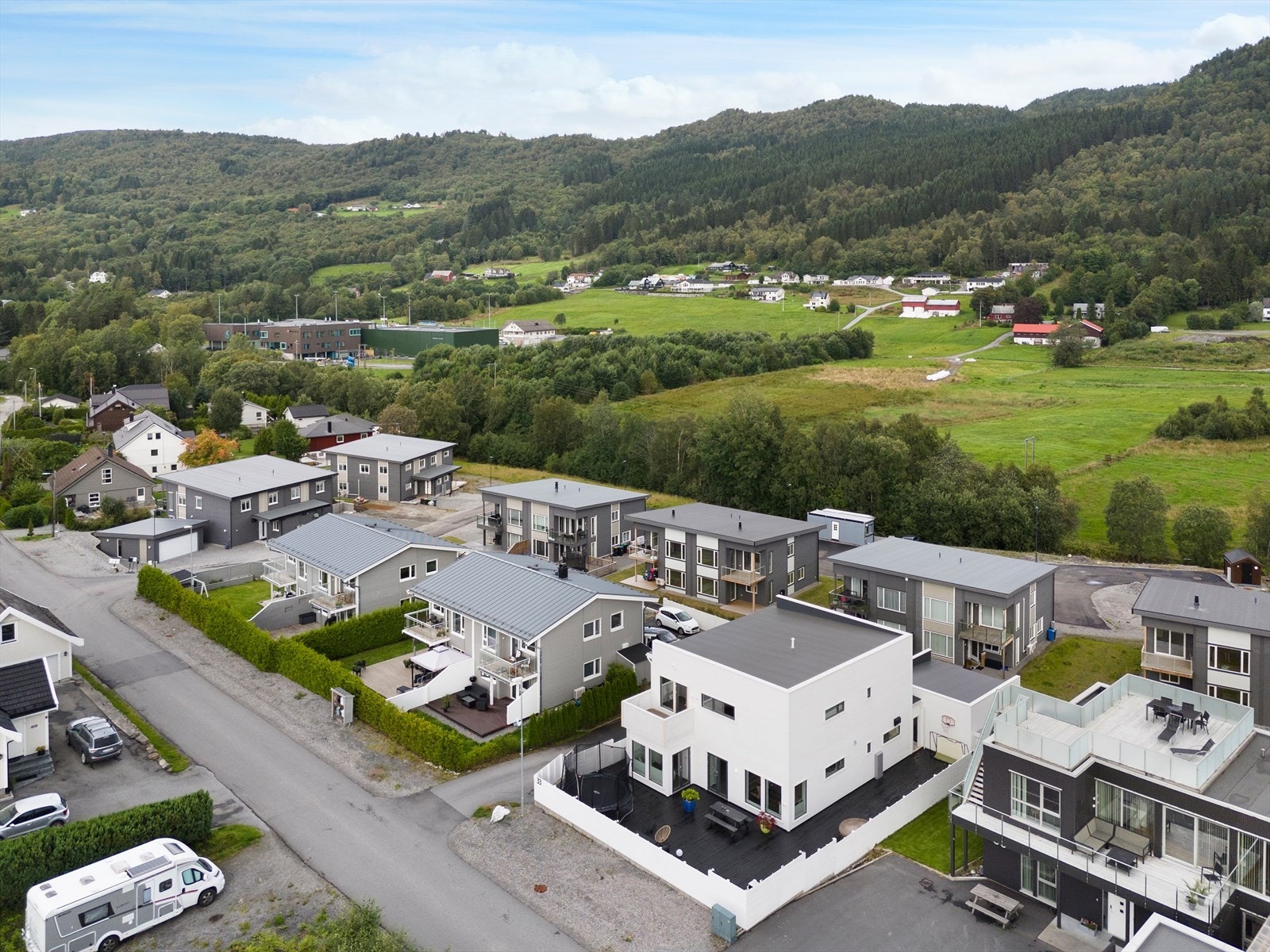 Beliggenhet | Dronefoto. Foto: Ingvald Kaldhussæter Galleribilde