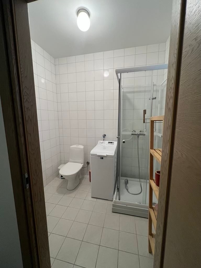 Bilder av hybel | Hybelen kan leies ut for 8-9000 i følge selger. | Bilder tatt av selger Galleribilde