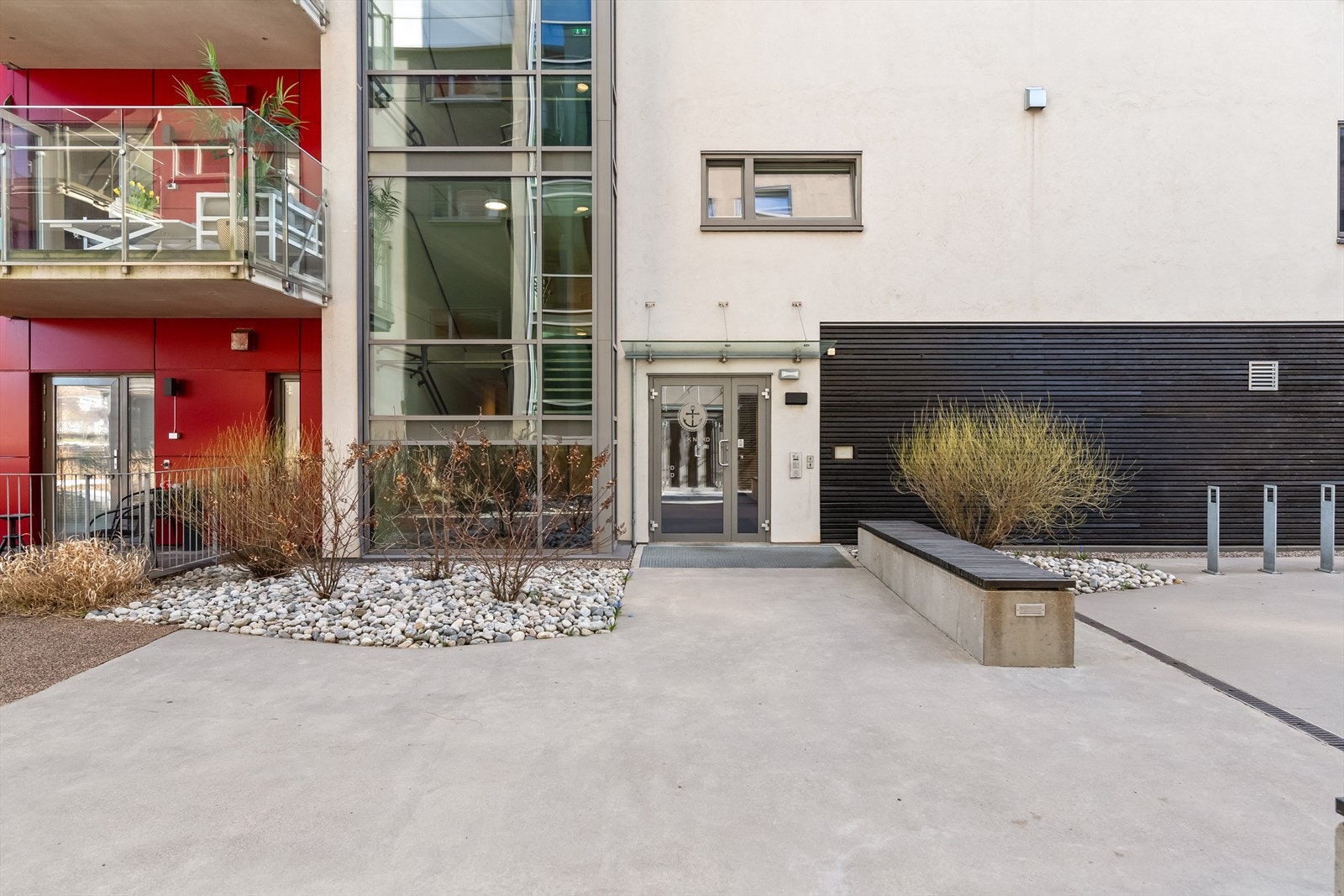 Leiligheten har adkomst via felles inngangsparti. Galleribilde