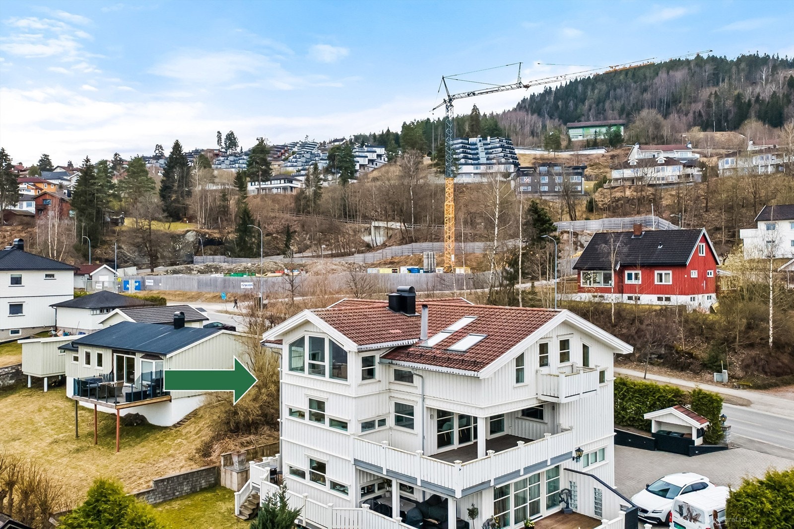 Forøvrig er det parkeringsplasser på felles gårdsplass Galleribilde