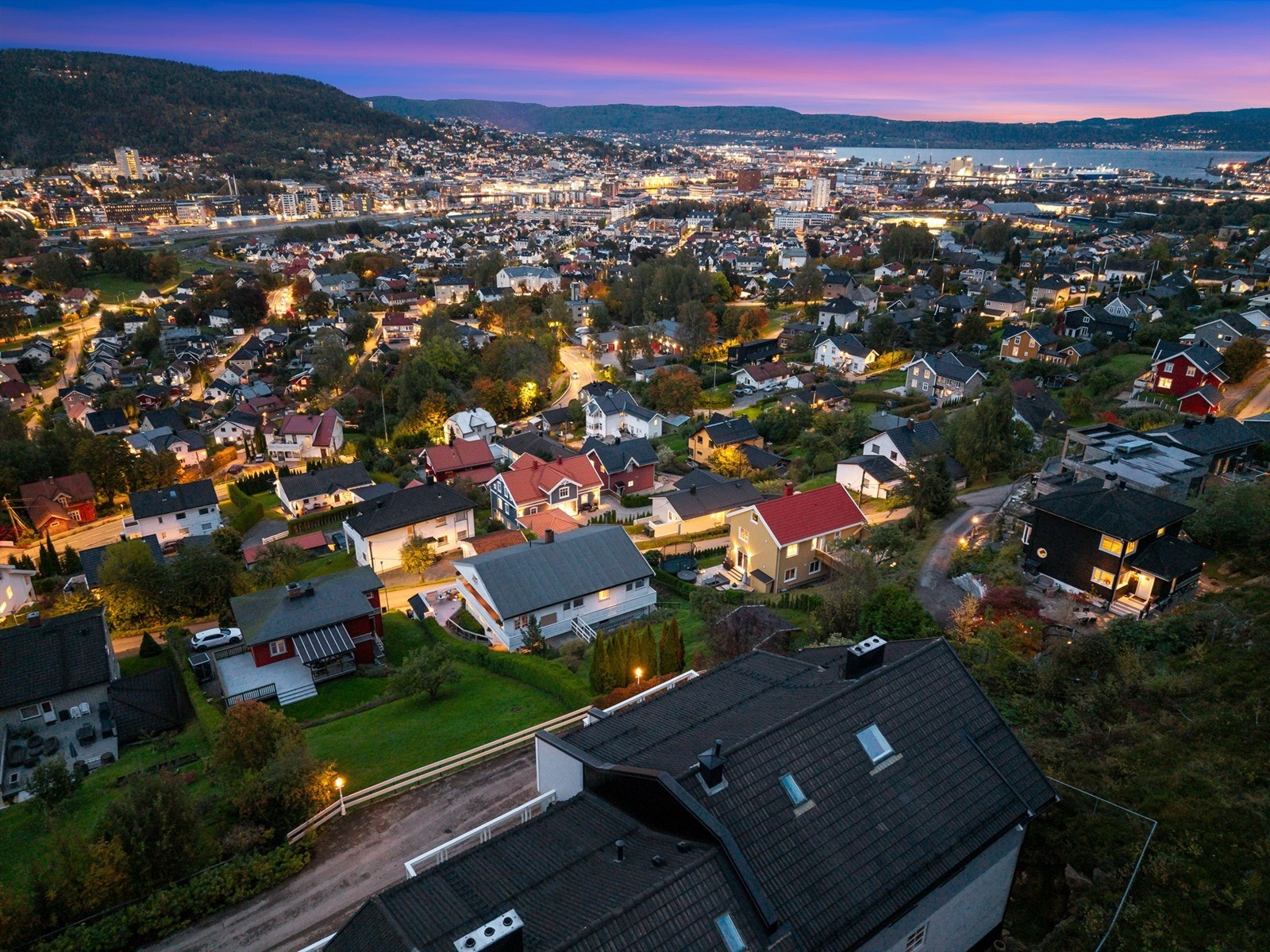 Gode bussforbindelser med kort gangavstand til bussholdeplass langs Konnerudgata Galleribilde