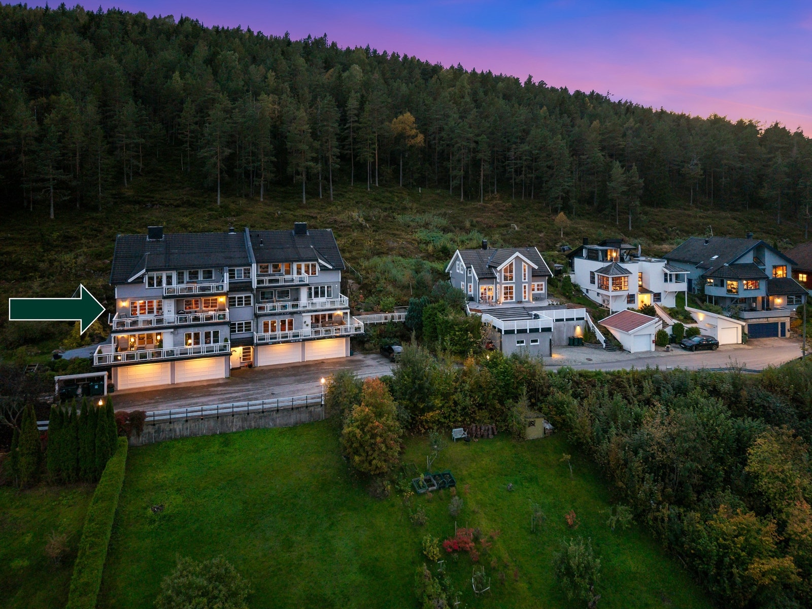 Leilighet i attraktivt og rolig område, beliggende i blindgate - med dobbelgarasje og heisadkomst Galleribilde