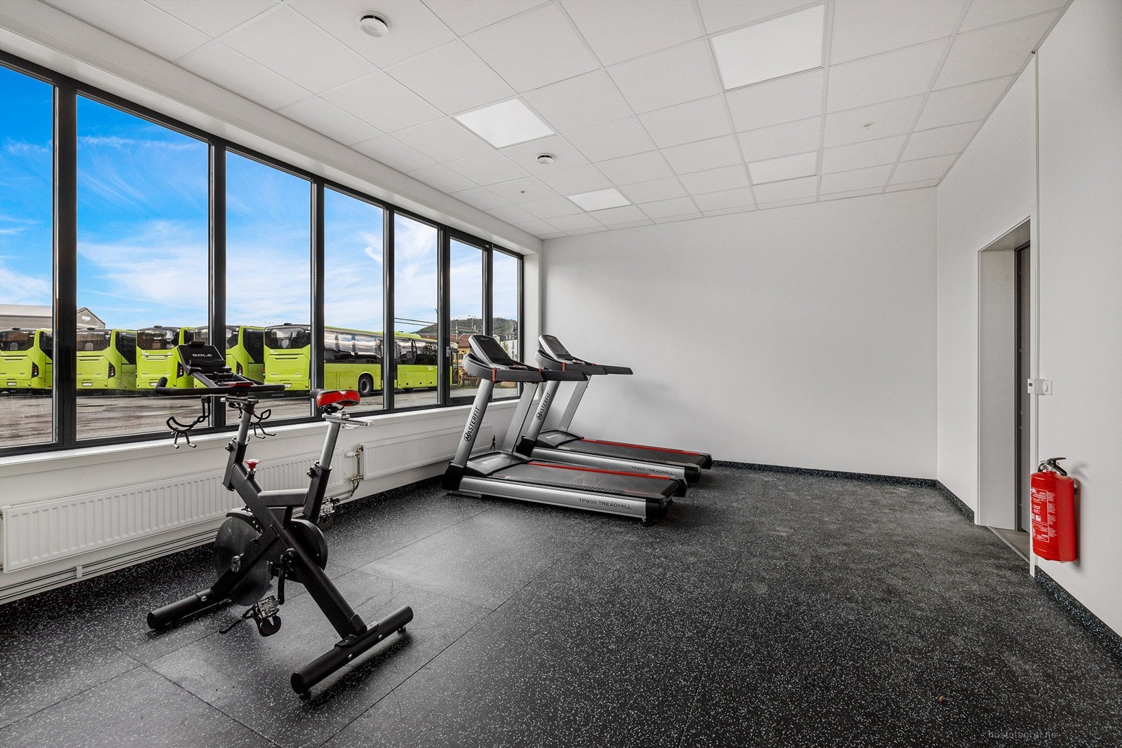 Det er eget flott treningsrom i bygget for beboerne Galleribilde