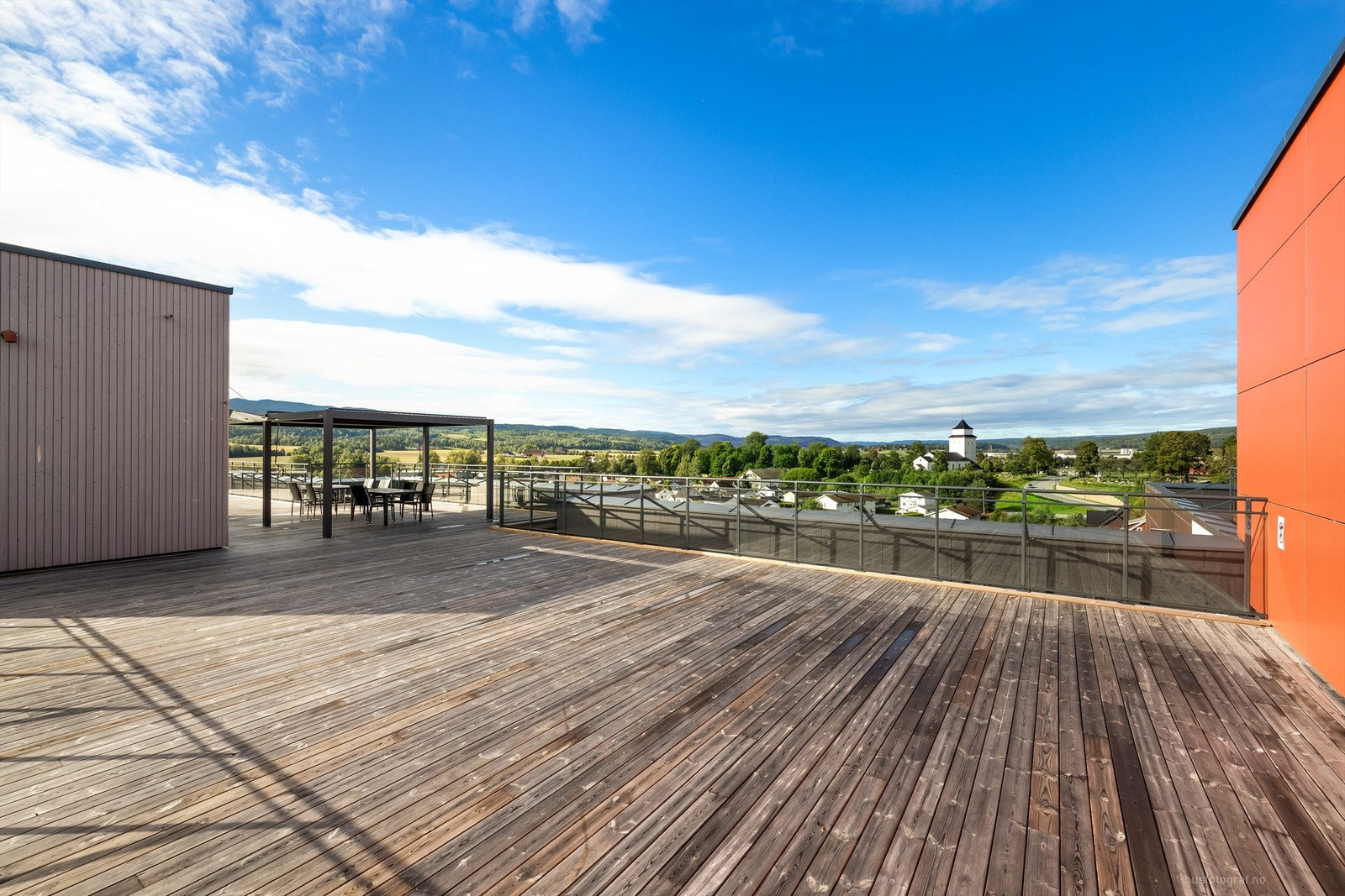 Utsikt fra takterrassen - nærområdet Galleribilde