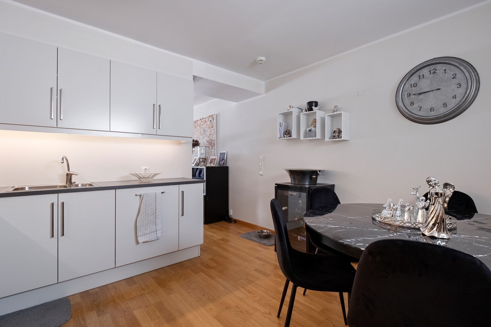 Plass til spisebord på kjøkken. Galleribilde