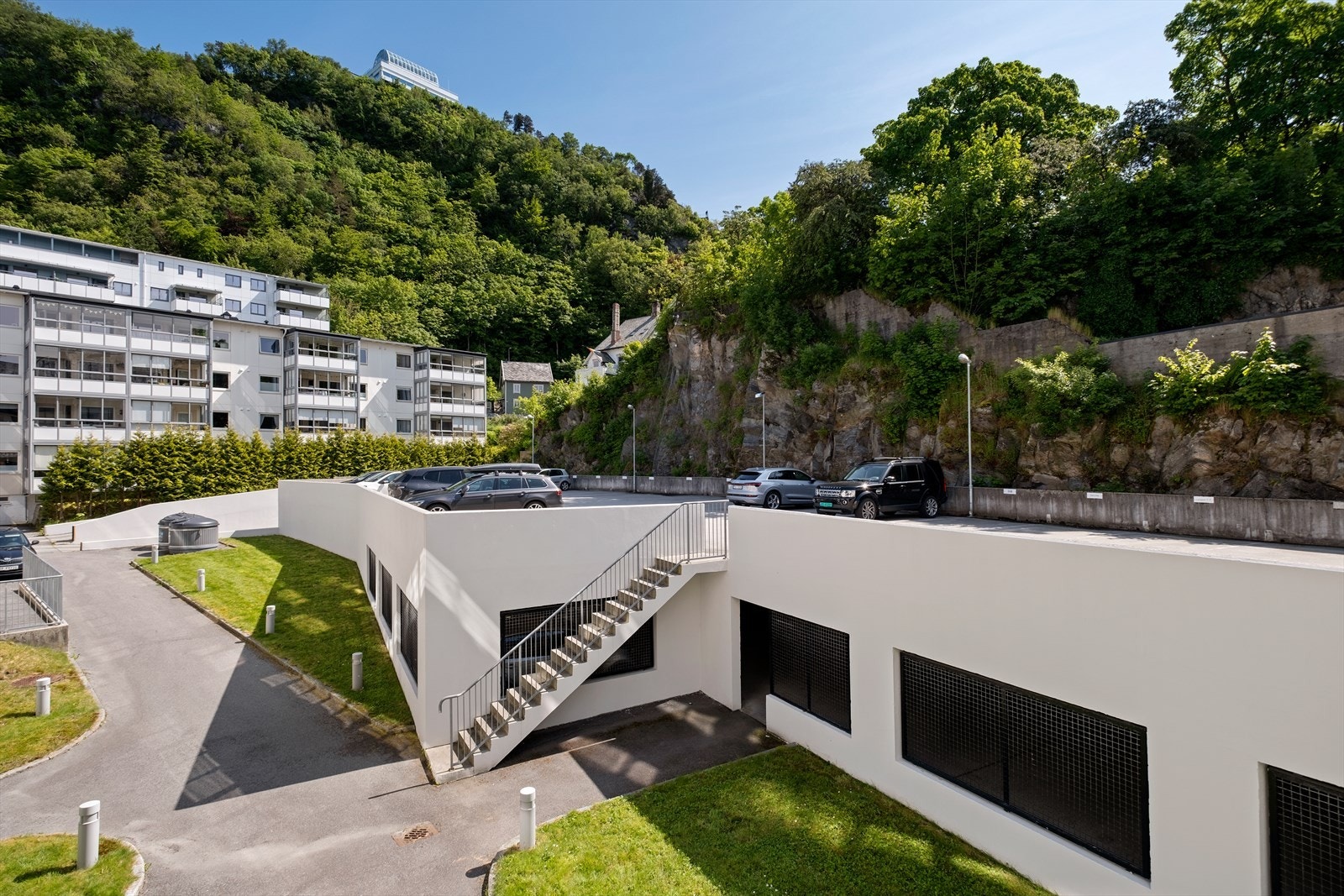 Utsikt fra veranda mot Fjellstua Galleribilde