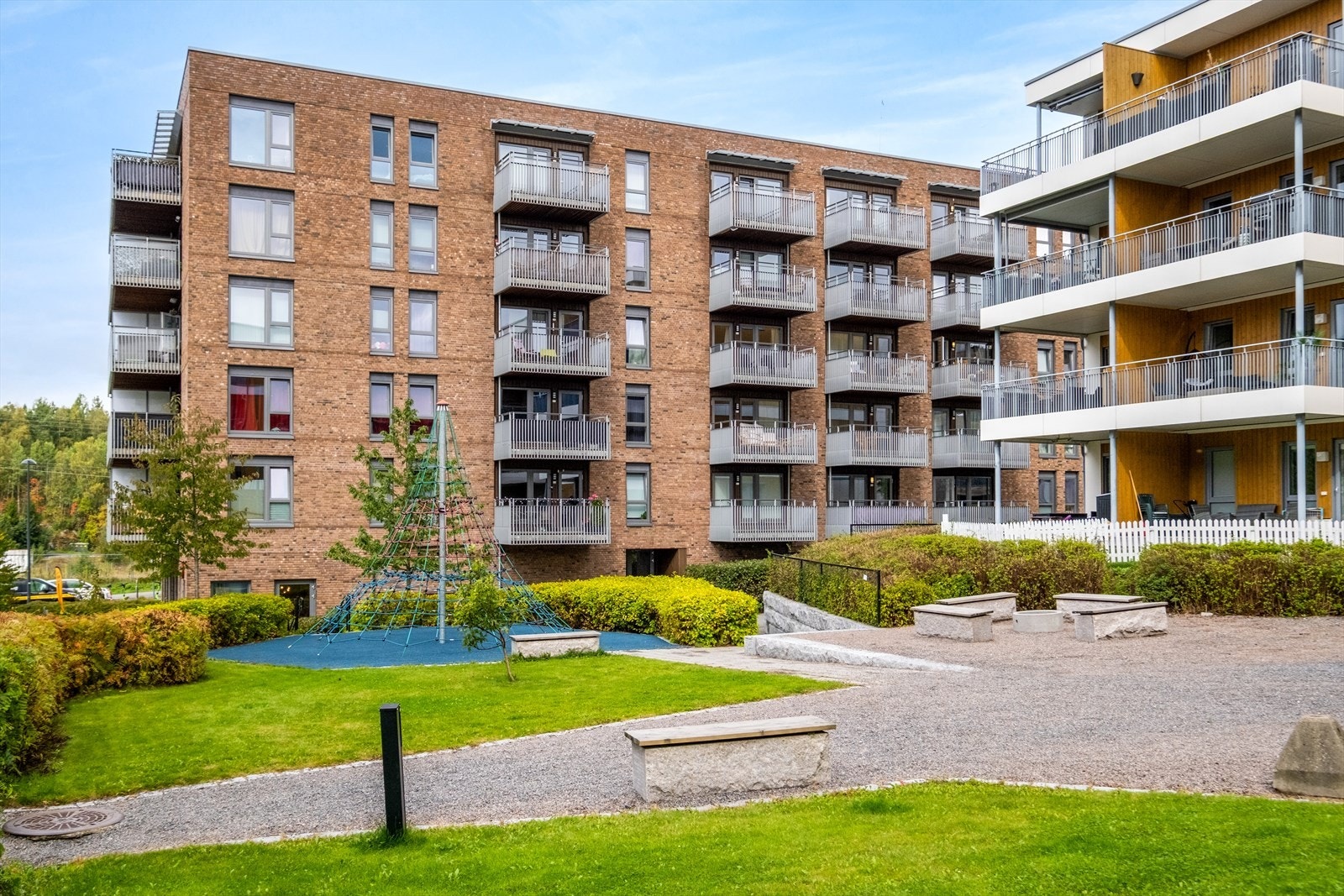 Sameiet har pent opparbeidede fellesarealer. Galleribilde