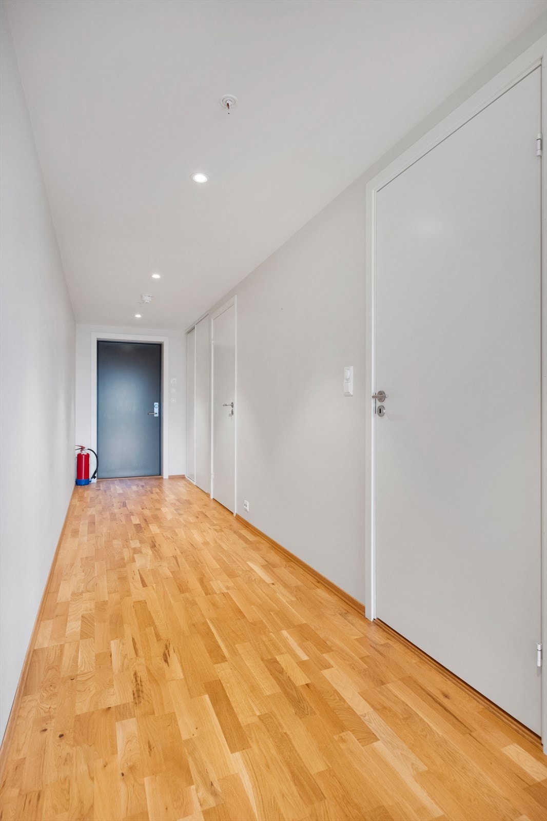 Vannbåren varmeanlegg som forsyner gulvvarme til stue/kjøkken, bad og gang Galleribilde