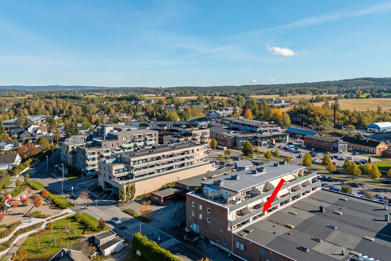 Alt er tilrettelagt for enkle hverdager, og bygget er en del av Fokus kjøpesenter med bl.a. apotek, dagligvare, kafé, m.m. Galleribilde