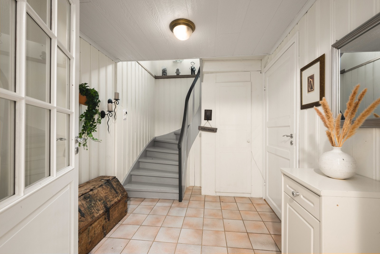 Lyst og innbydende inngangsparti Galleribilde