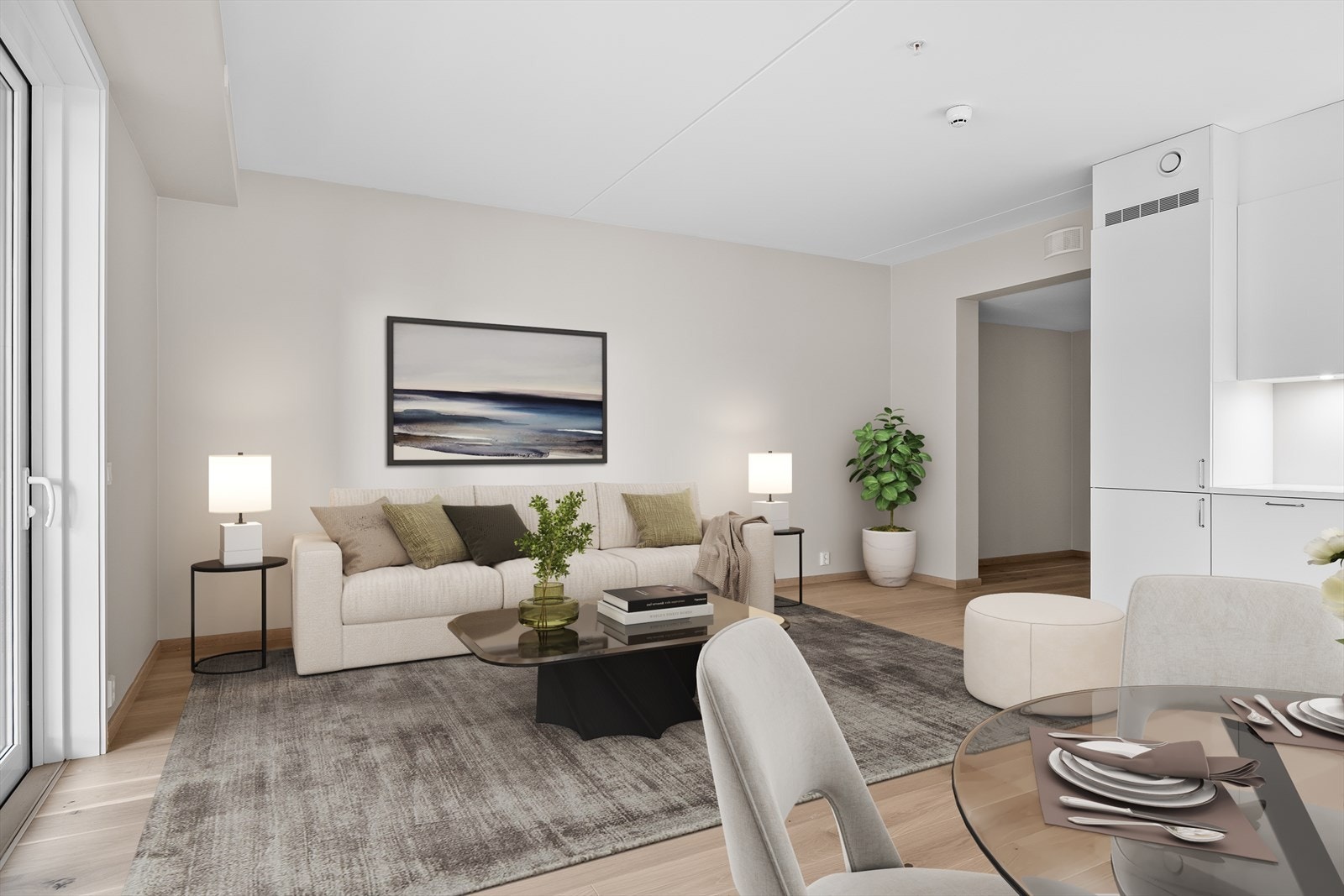 Romslig stue med god plass til spisestue og sofagruppe. Store vindusflater sørger for mye lys. (Digital styling) Galleribilde