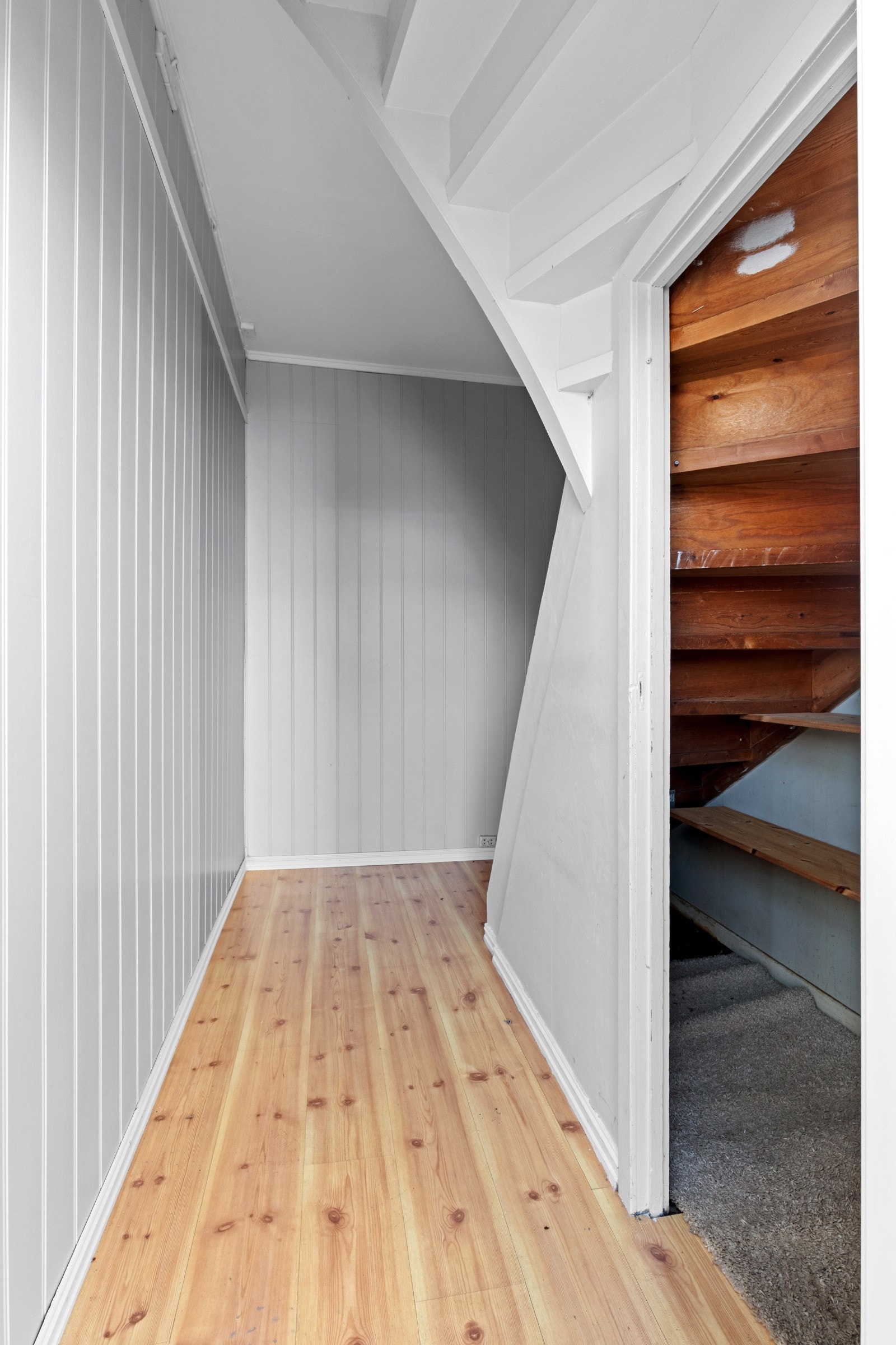 Entre/trappegang til leilighet i andre etasje Galleribilde