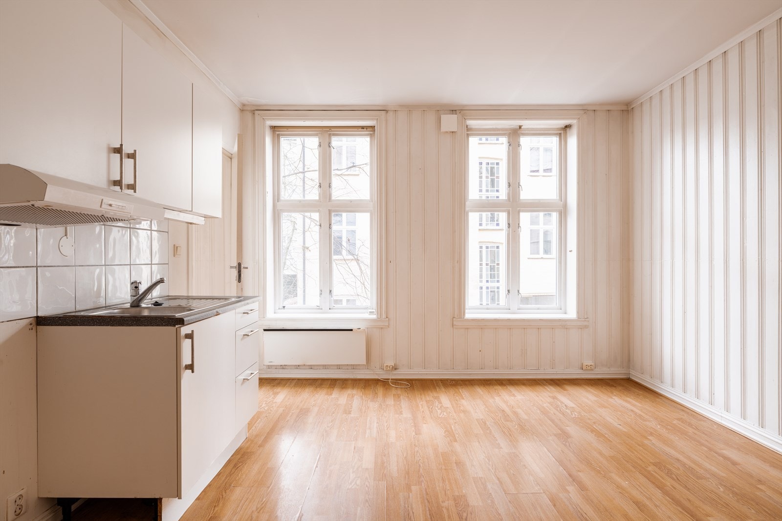 Klassiske detaljer som svært god takhøyde og dype karmer. Galleribilde