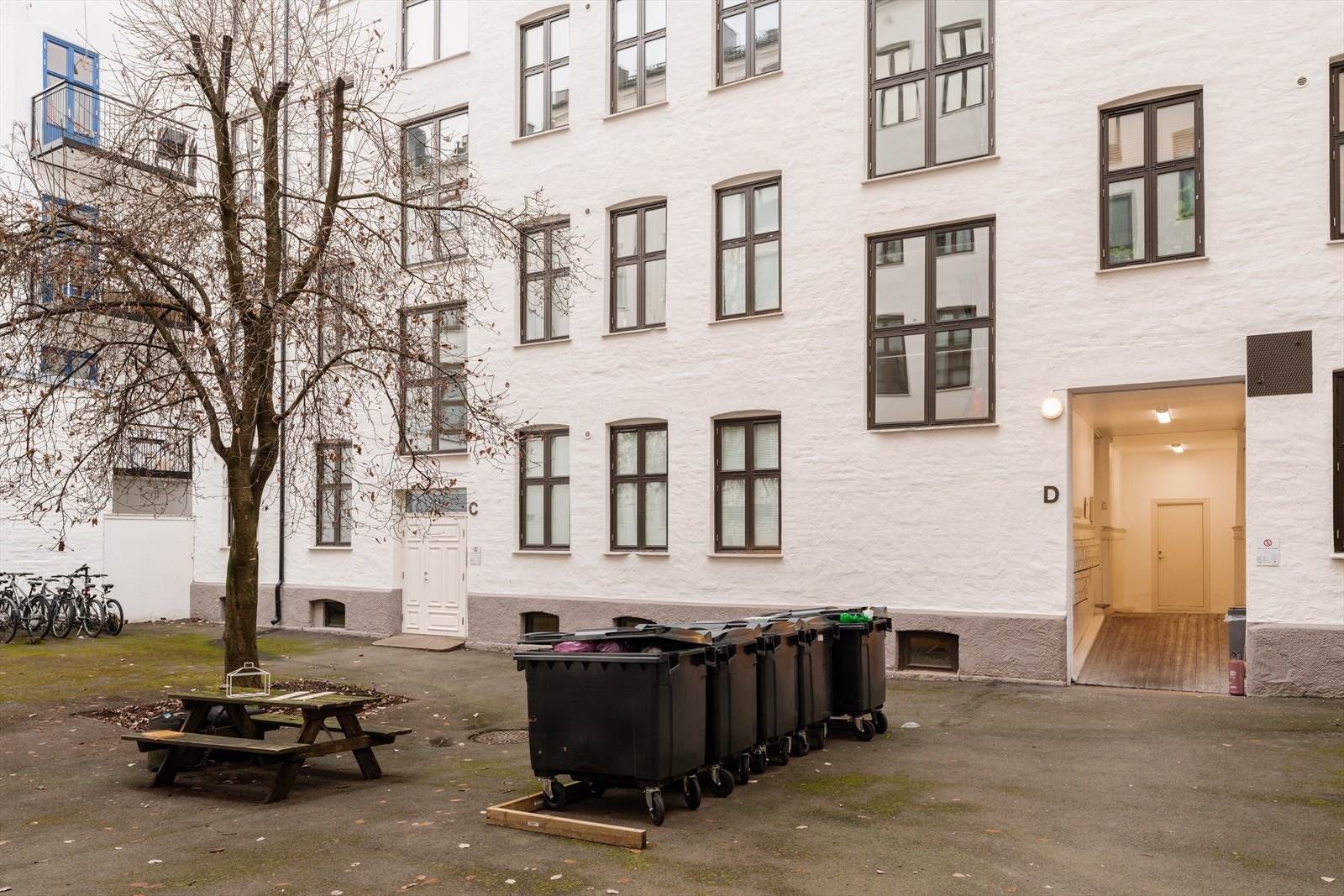 Leiligheten ligger midt i smørøyet på Fredensborg i et veletablert boligområde. Galleribilde