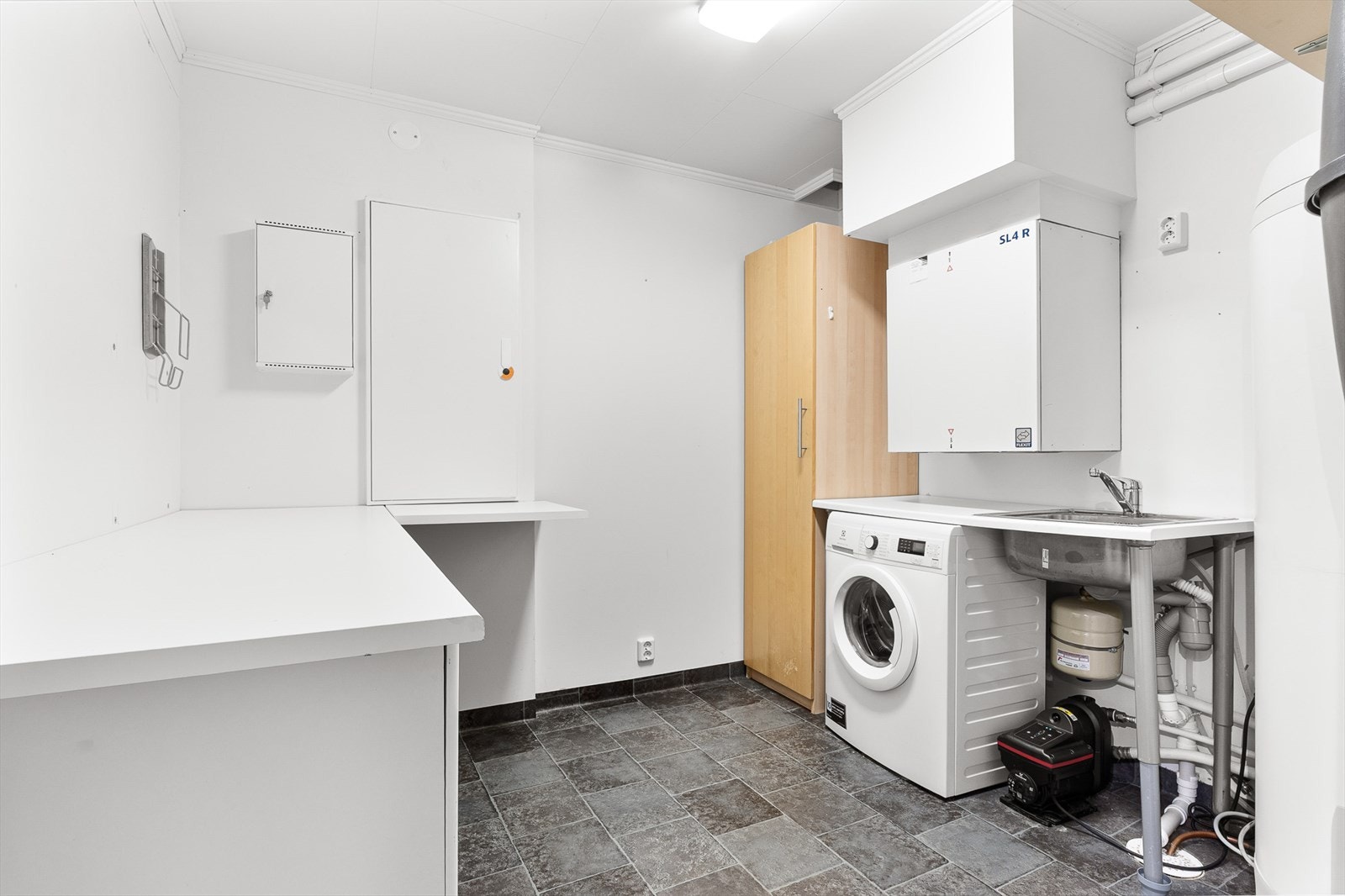 - Svært praktisk separat vaskerom - Galleribilde