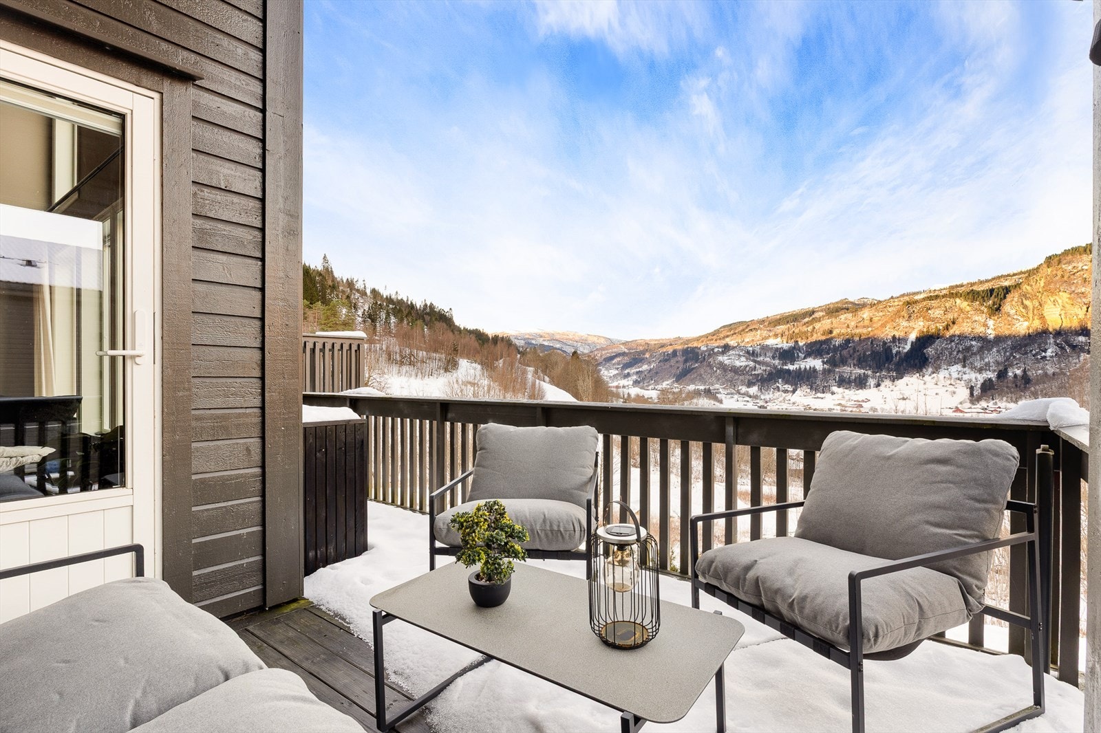 - Her har du god plass til ønsket møblement - Galleribilde