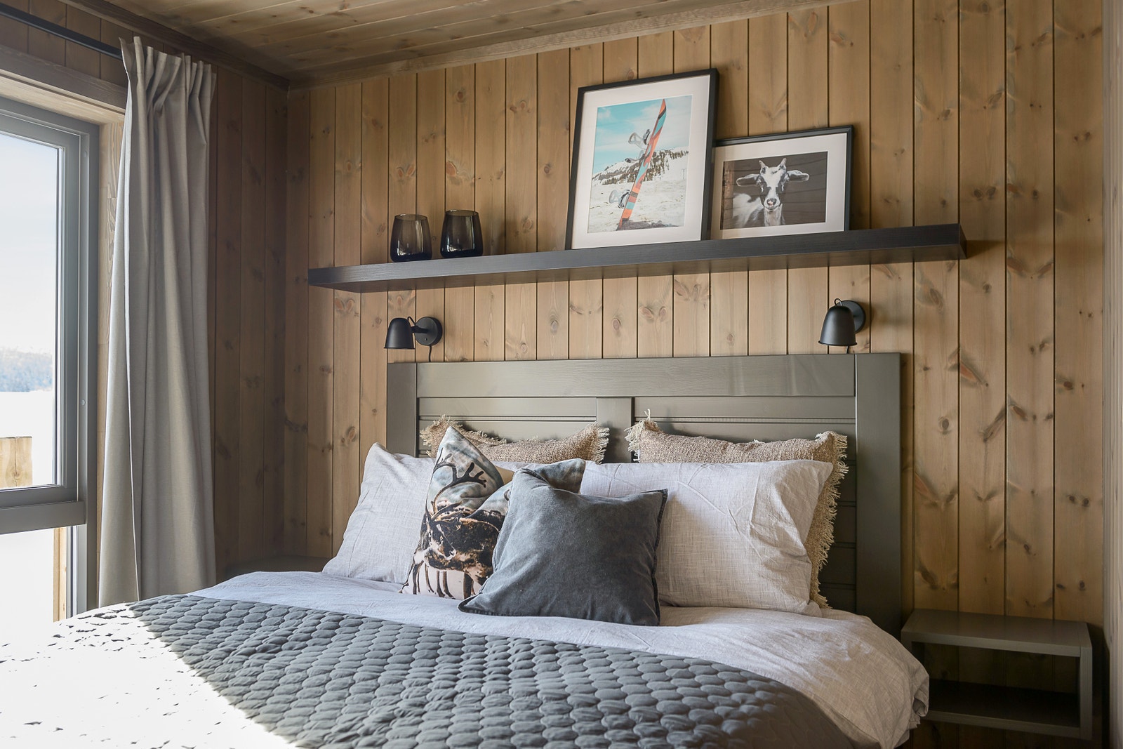 Standard panel beiset i fargen Seterbrun. Galleribilde