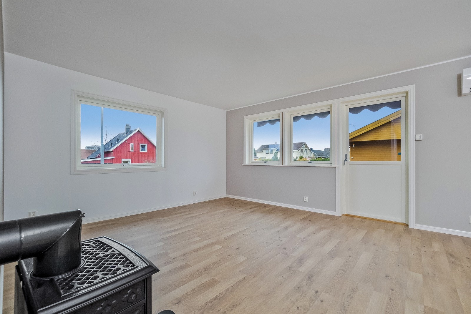 Utgang til balkong. Galleribilde