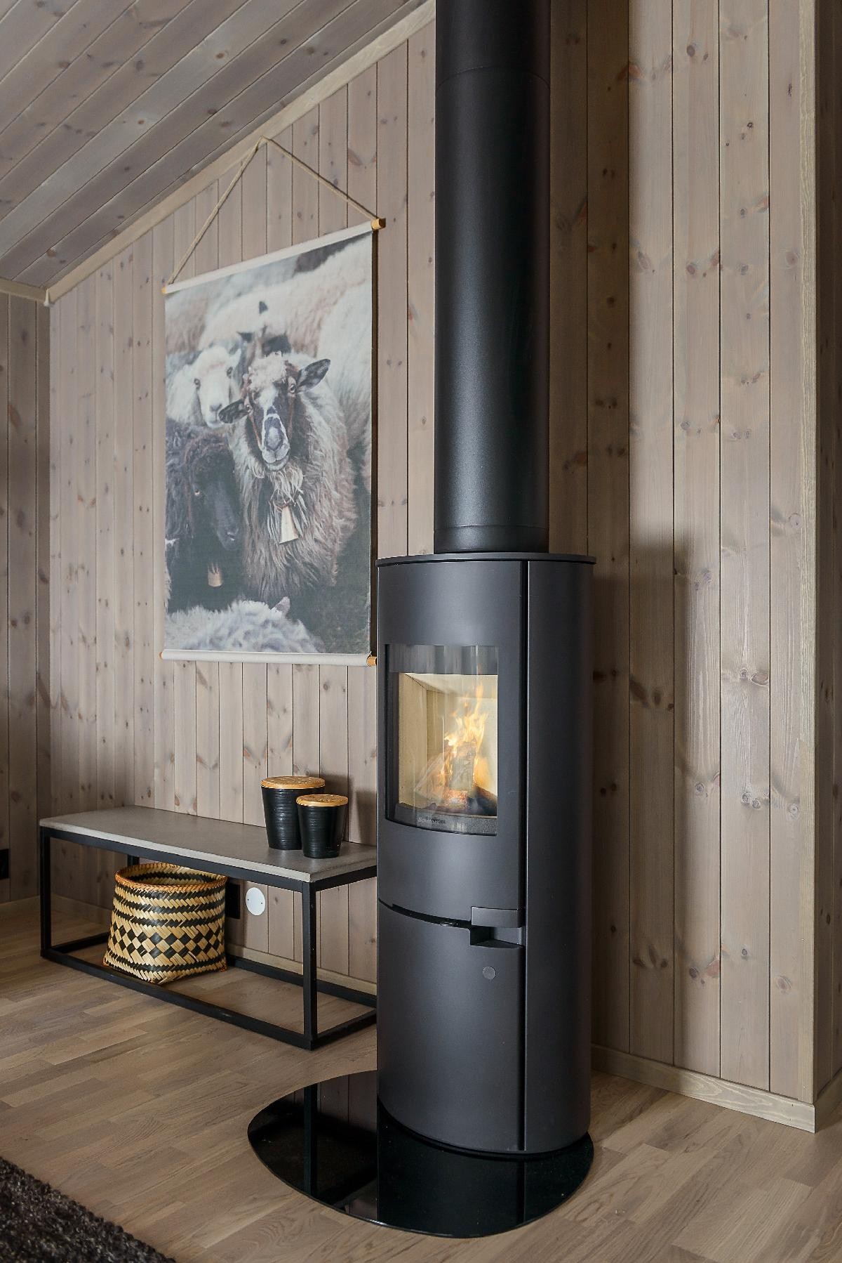 Interiørbilder fra en lik hytte. Farger og produkter kan avvike fra leveransen. Galleribilde