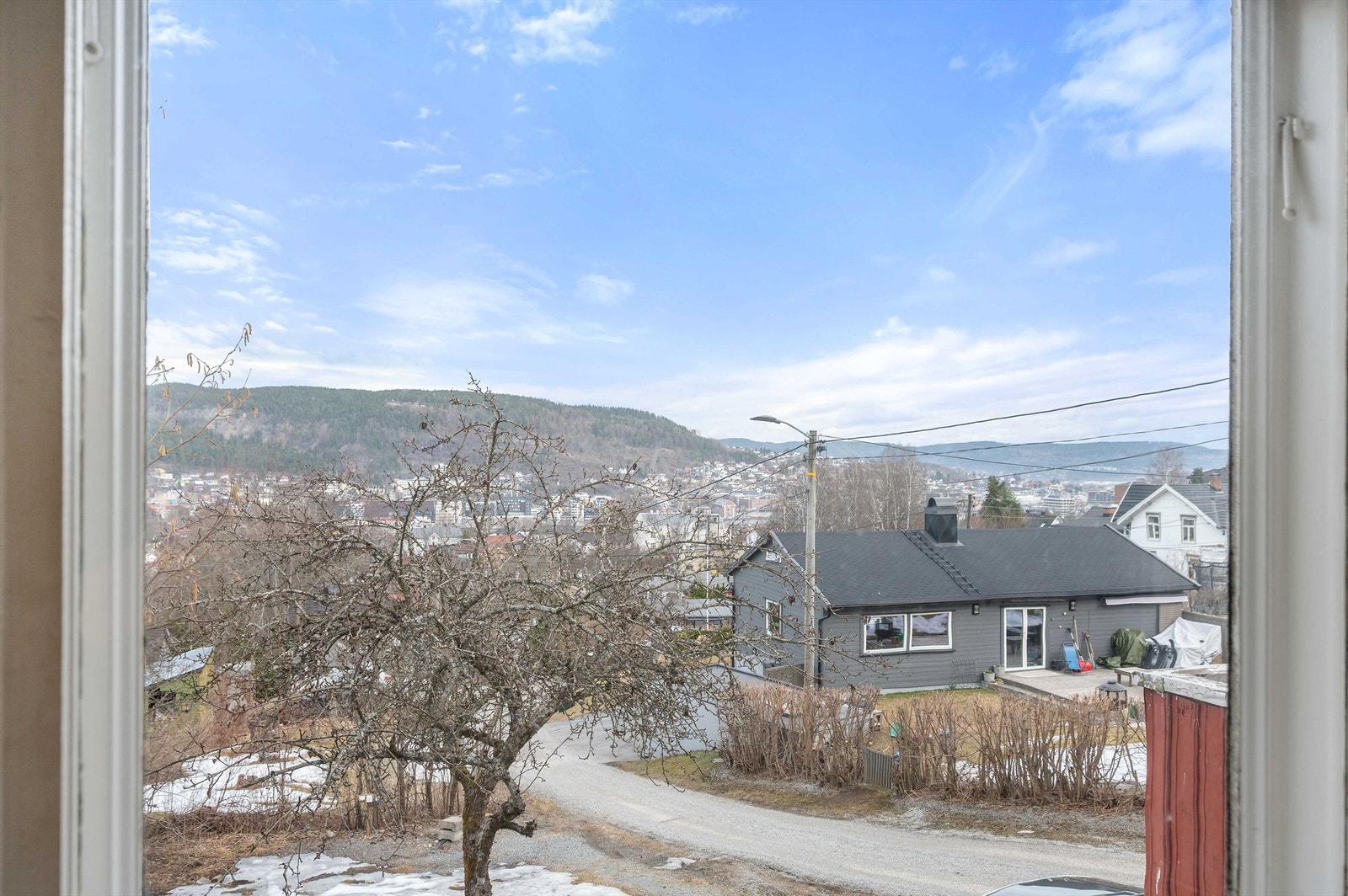 Utsikt fra soveromsvindu Galleribilde