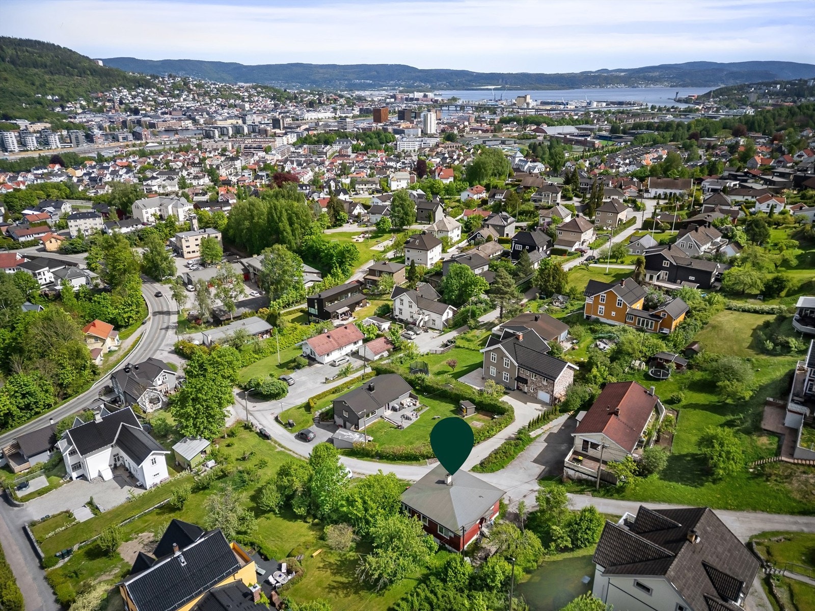 Eiendommen er beliggende i et sentrumsnært område Galleribilde