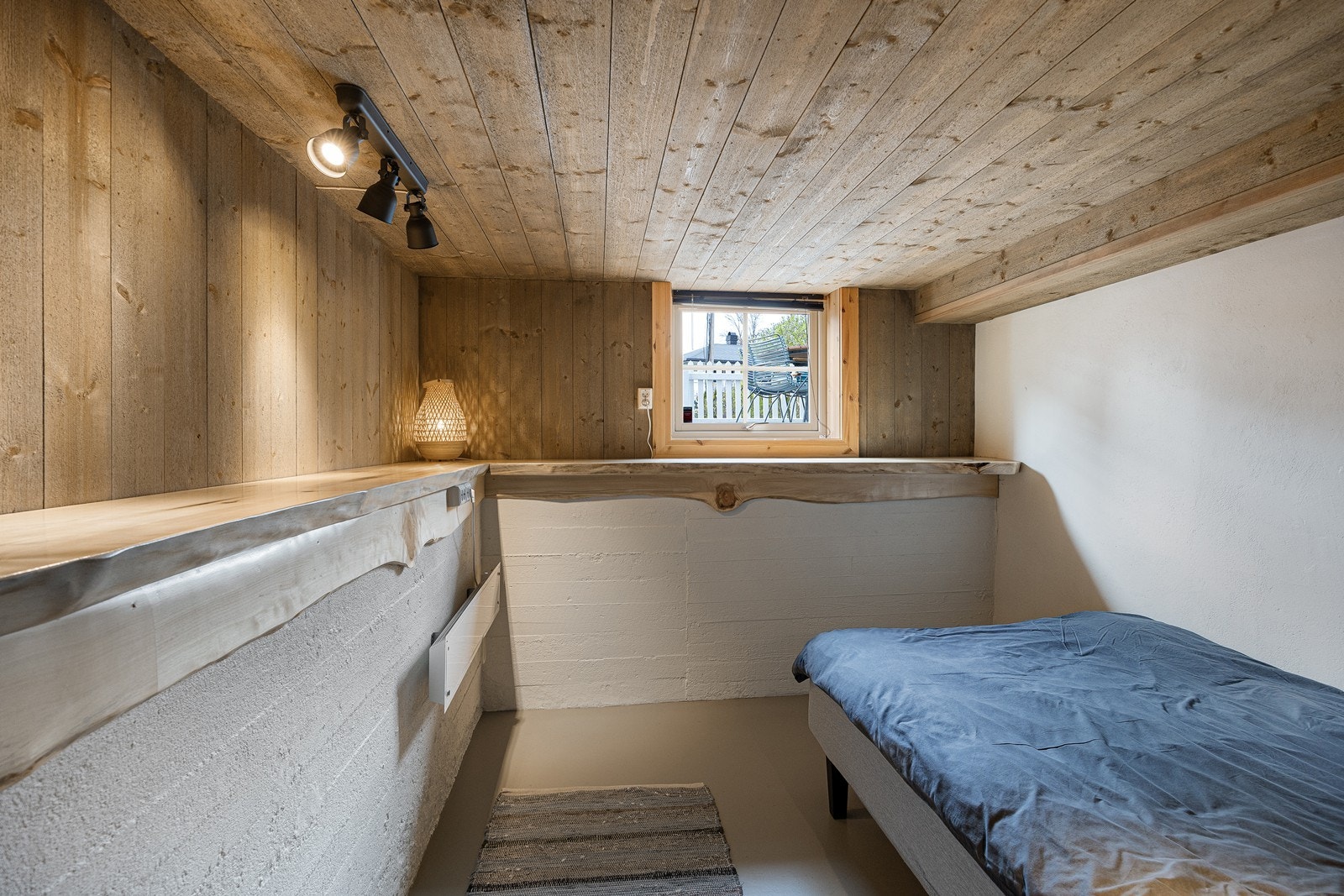 I kjelleren er det et disponibelt rom som er innredet som et soverom. Rommet er ikke godkjent for varig opphold Galleribilde