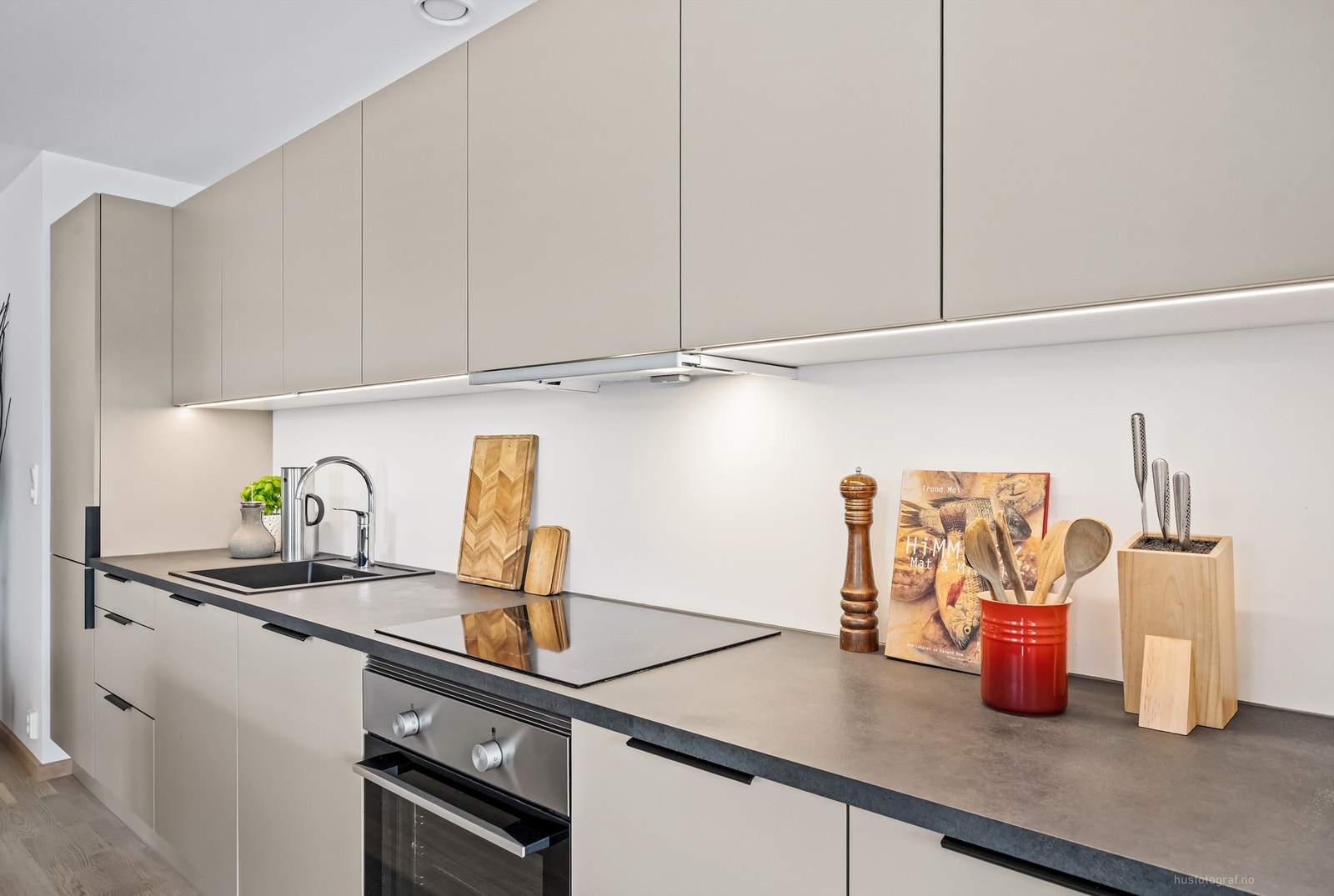 Over- og underskap i glatt utførelse Galleribilde