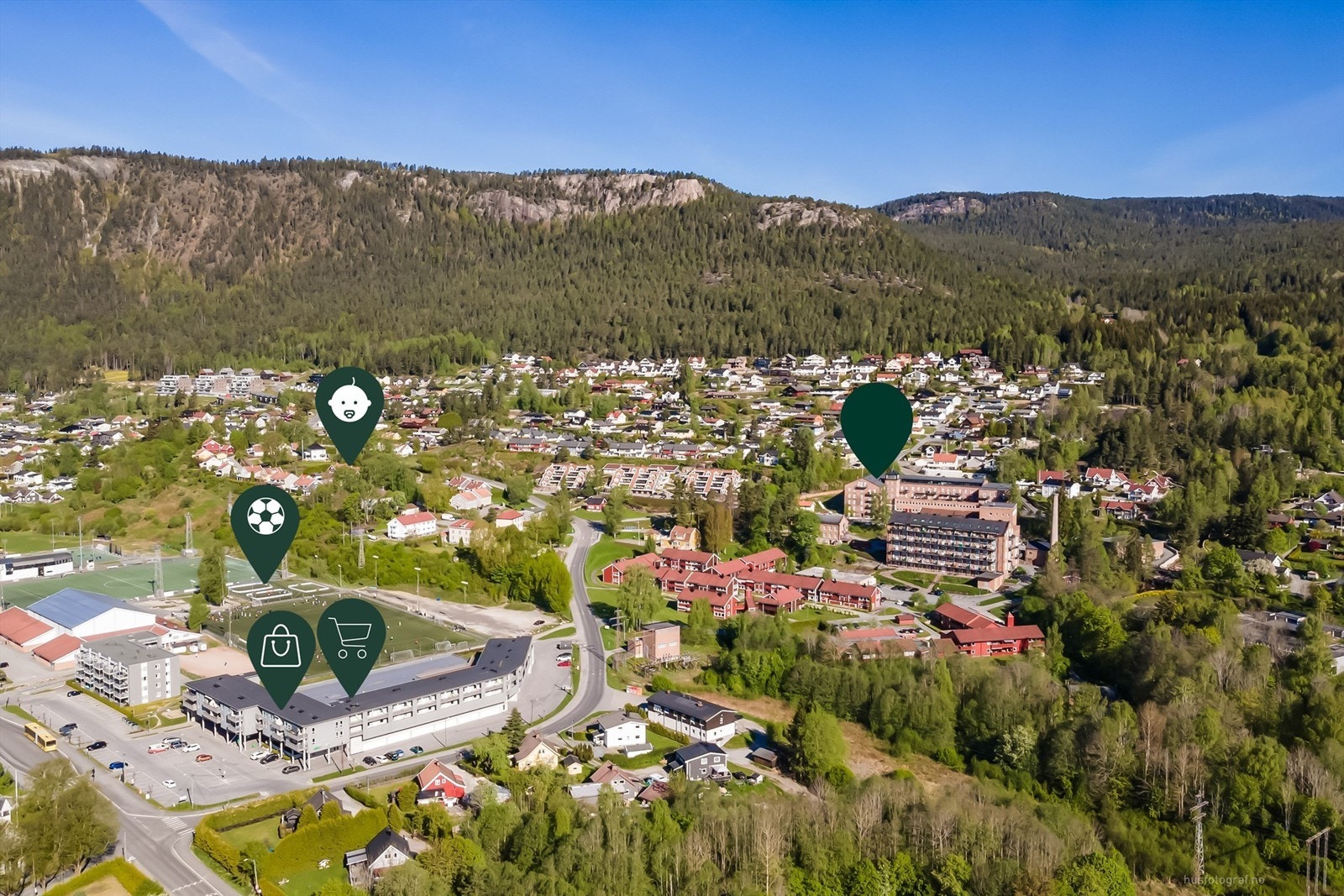 Kort vei til marka med flotte tur- og rekreasjonsområder bak boligområdet Galleribilde