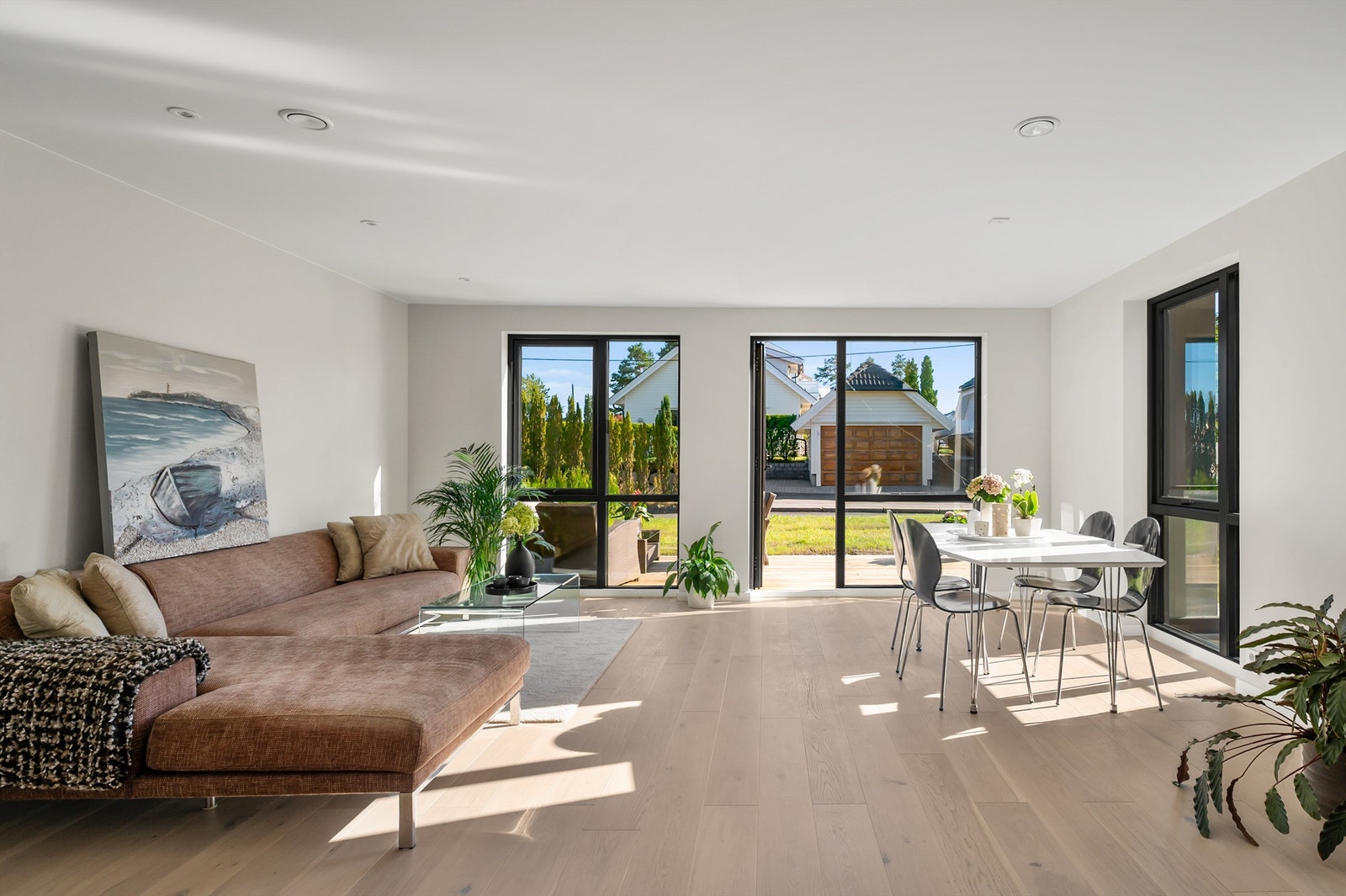 Stue og spisestue i 1. etasje. Galleribilde