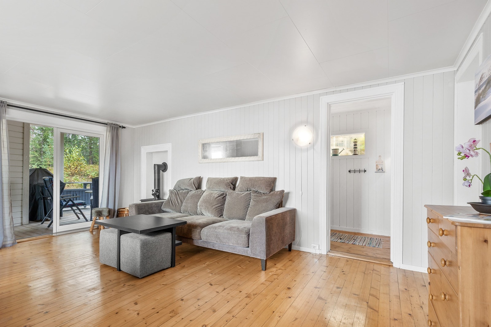 Stue med utgang til platting Galleribilde