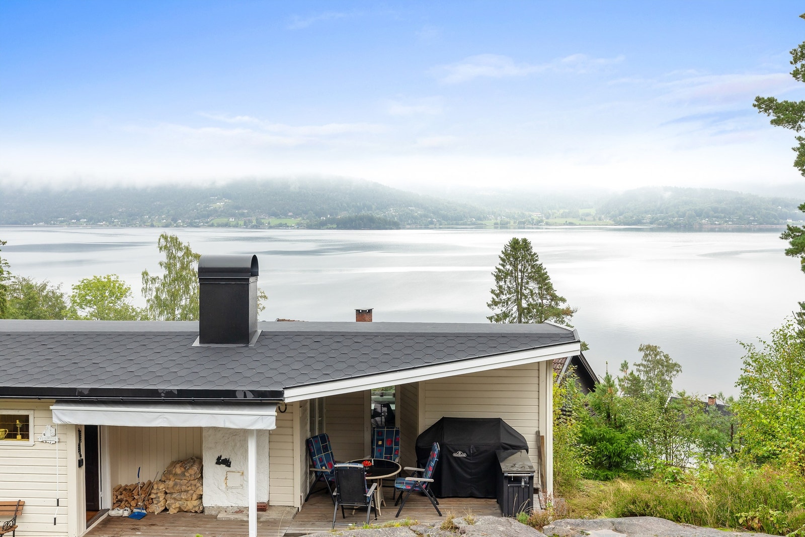 Nydelig utsikt over Drammensfjorden fra høyden Galleribilde