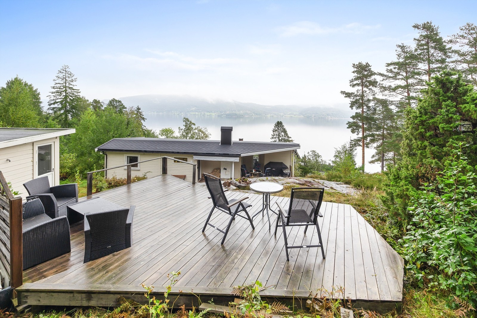 Innlagt sommervann og septiktank (manglende ferdigattest) Galleribilde