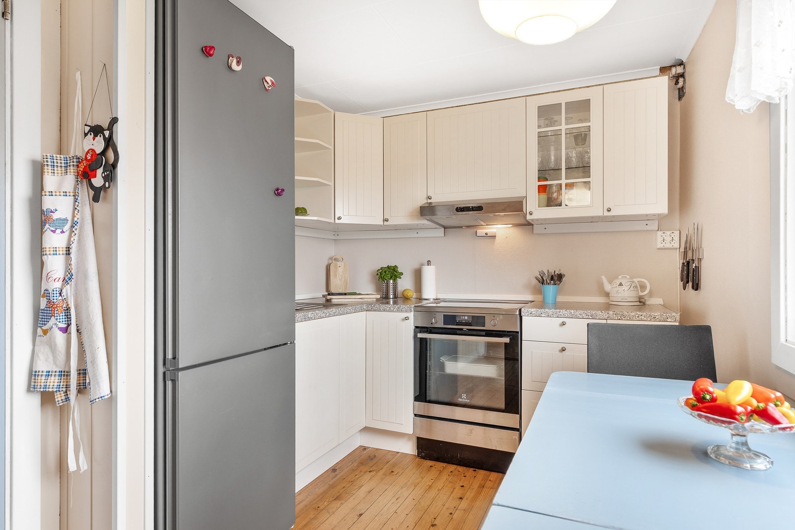 Etablert komfyrvakt på kjøkkenet i 2018 Galleribilde