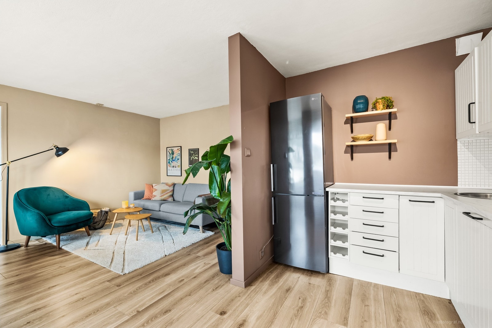 Varmtvannsbereder plassert i benkeskap Galleribilde