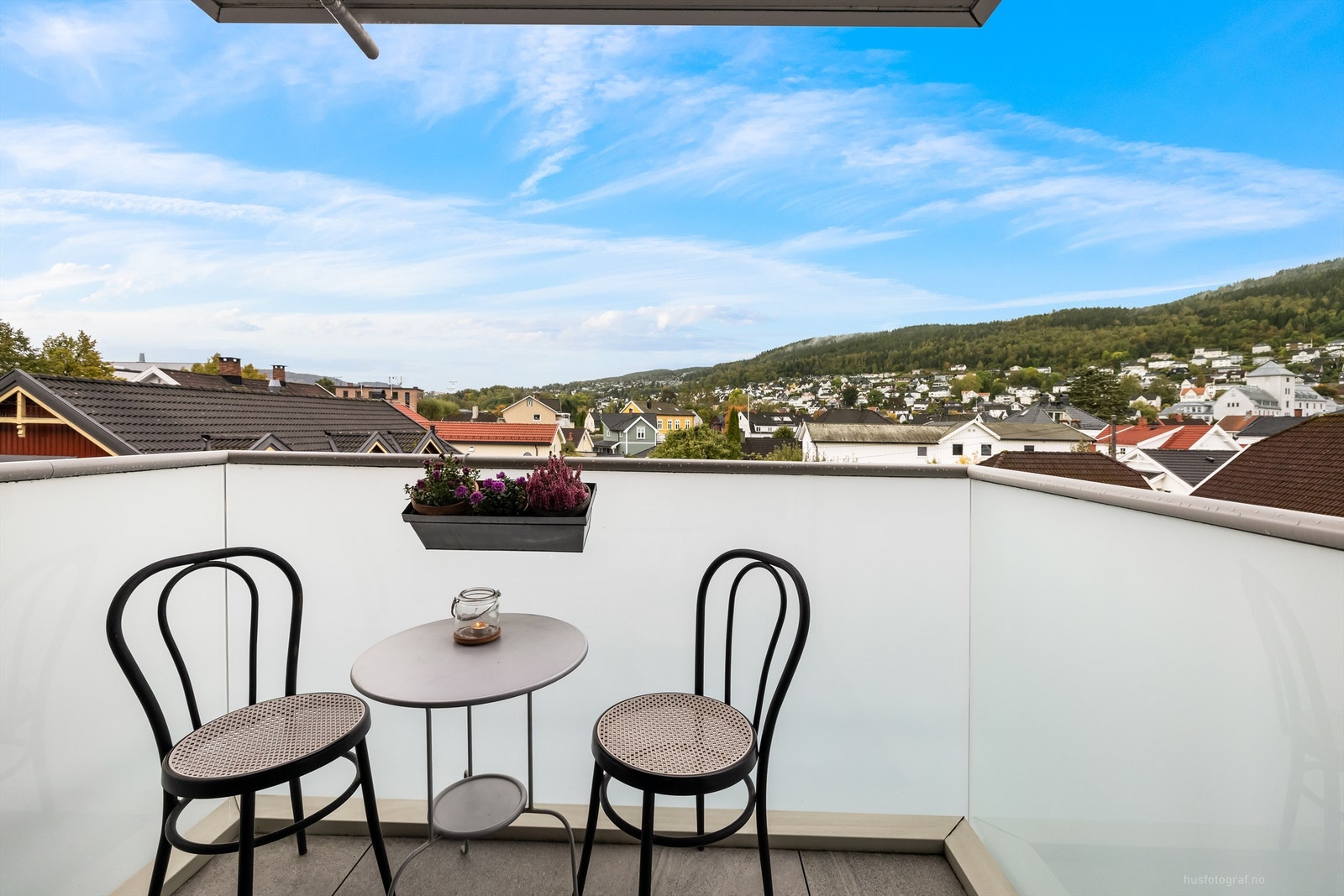 Sydvendt overbygget balkong på ca. 5 kvm Galleribilde