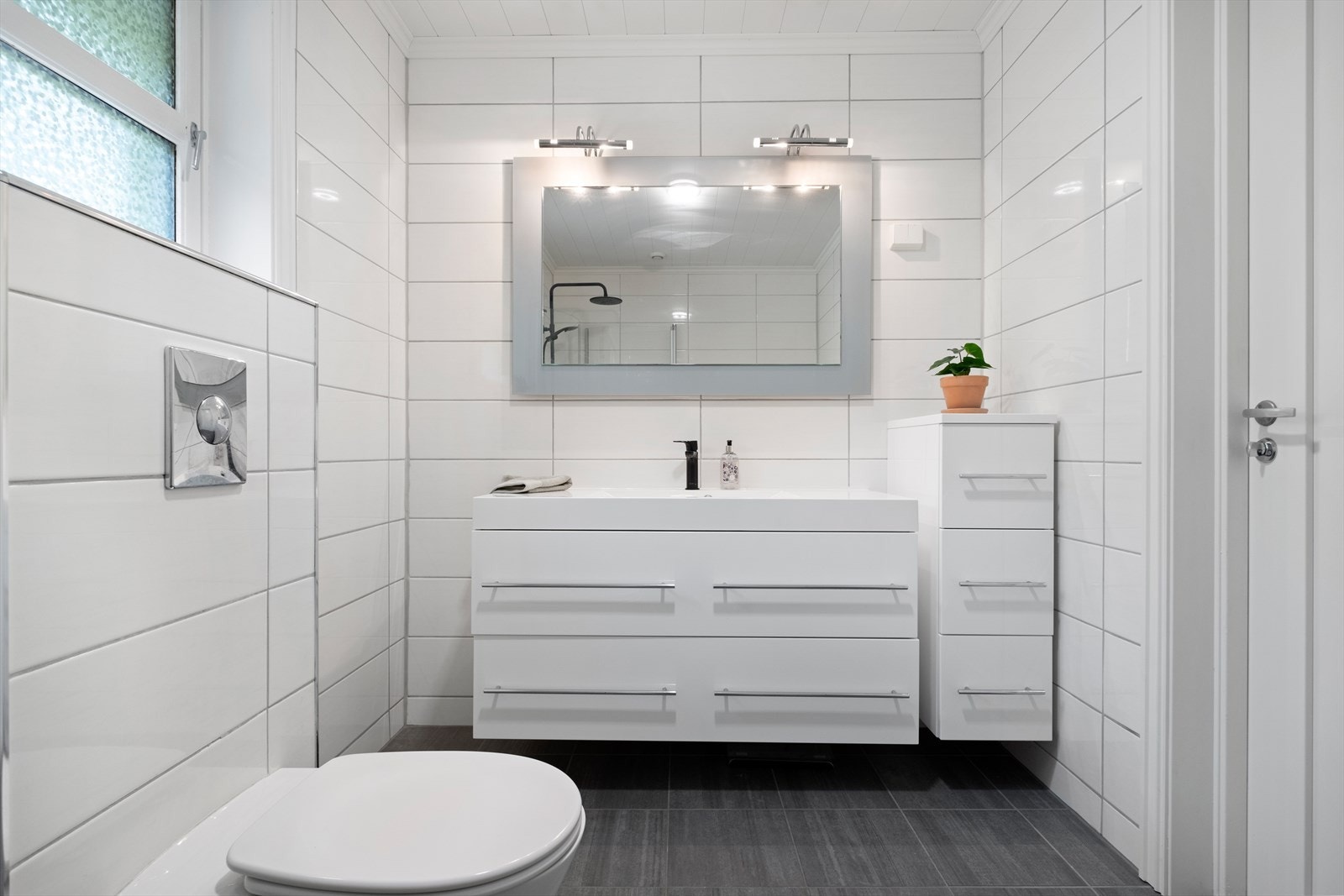 - og en romslig innredning m/servant Galleribilde