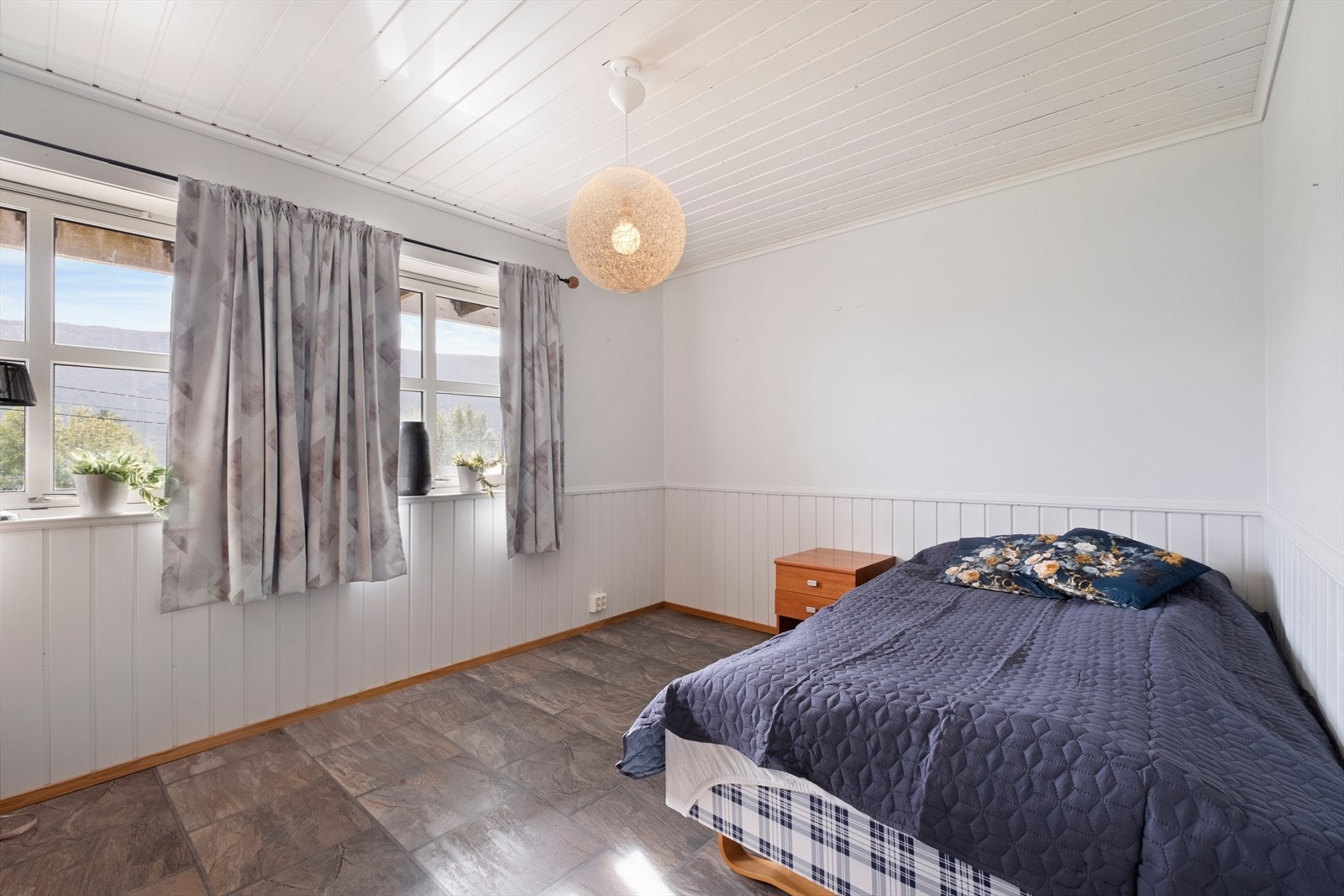 Romslig soverom Galleribilde