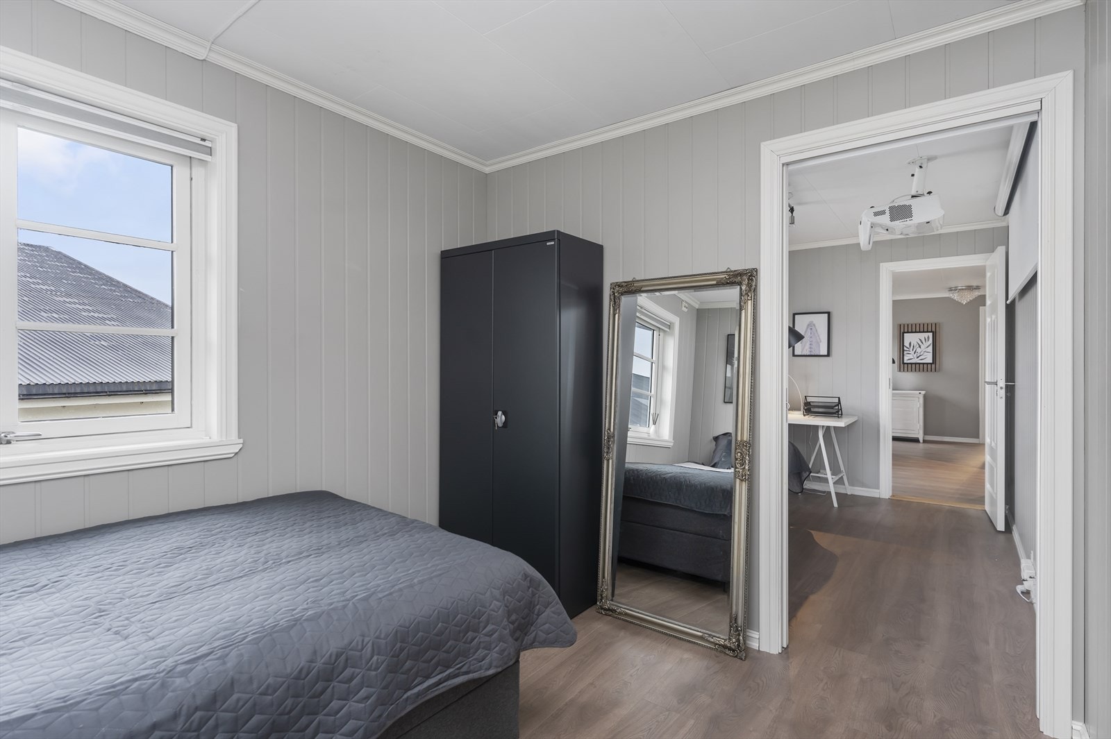 Adkomst til soverom 2 via. annet soverom. Galleribilde