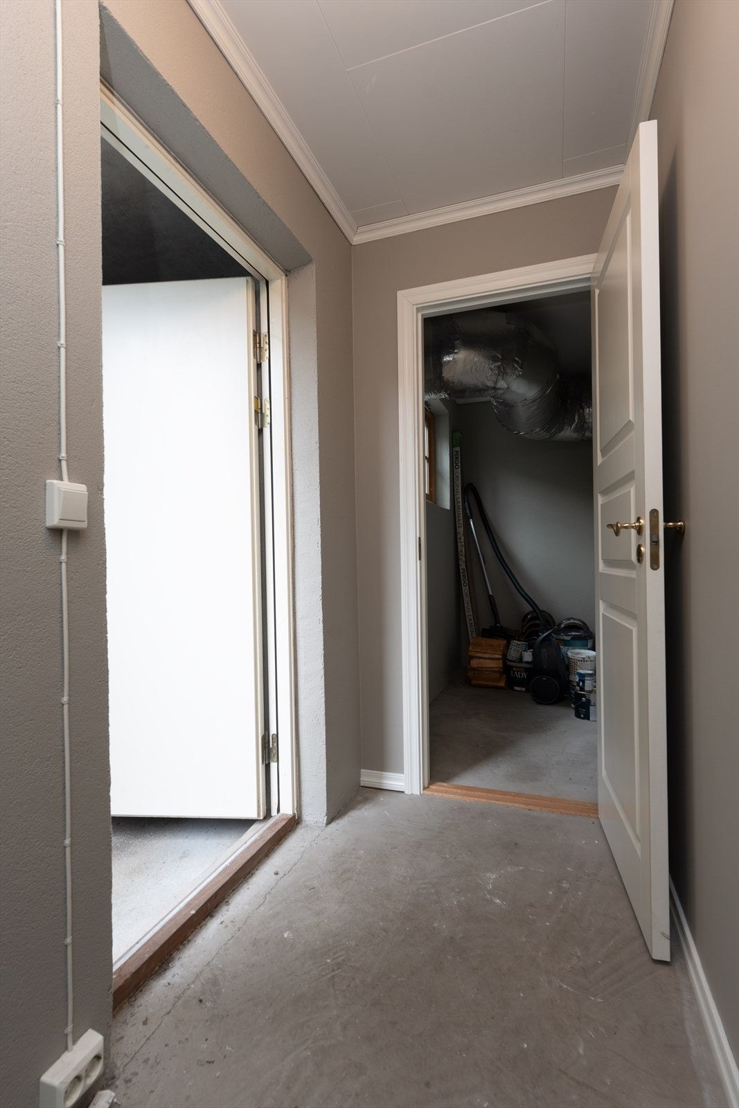 Ekstra inngang i underetasjen. Galleribilde