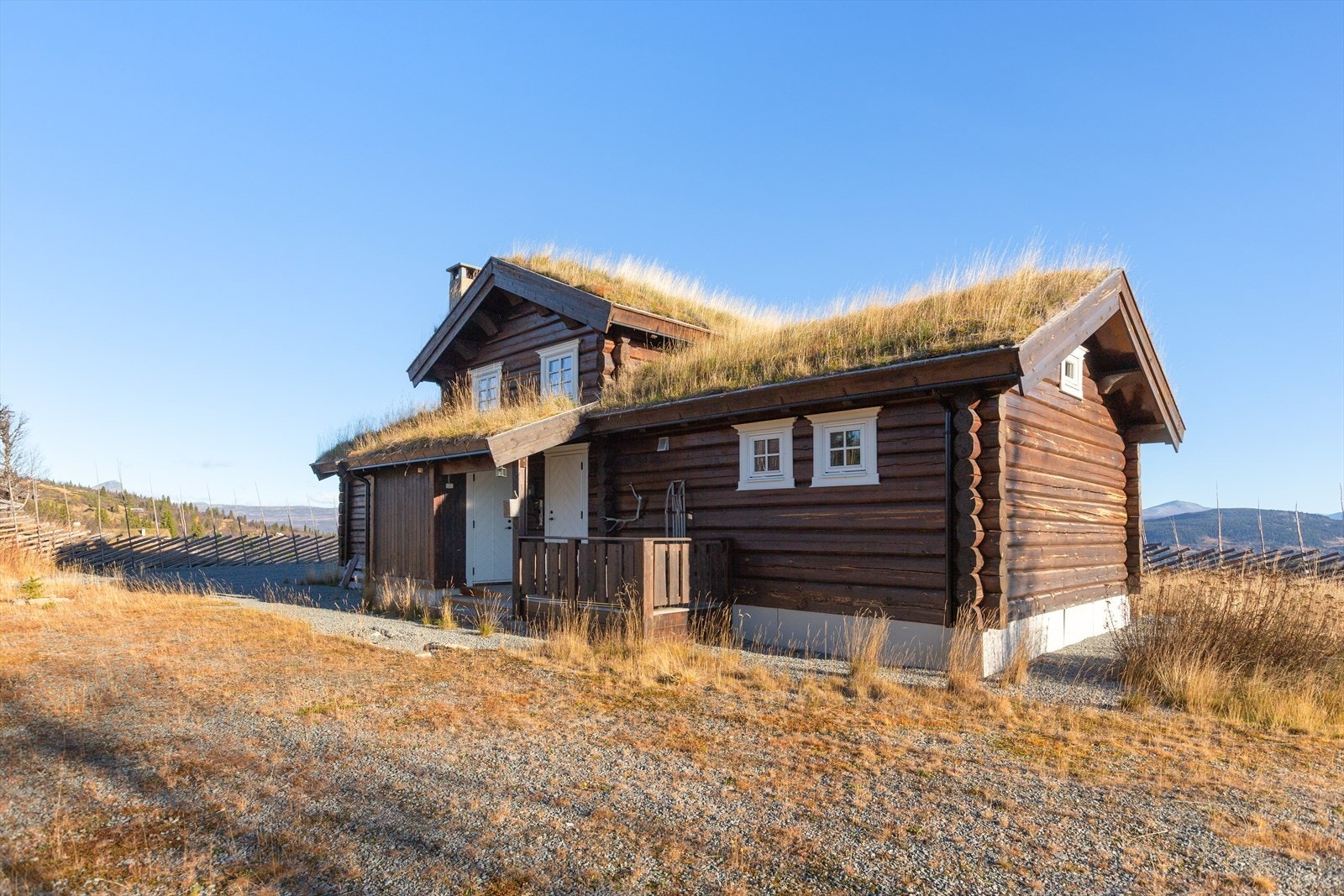 Flott laftet tømmerhytte, oppført av Sjoa Laft og Restaurering. Galleribilde