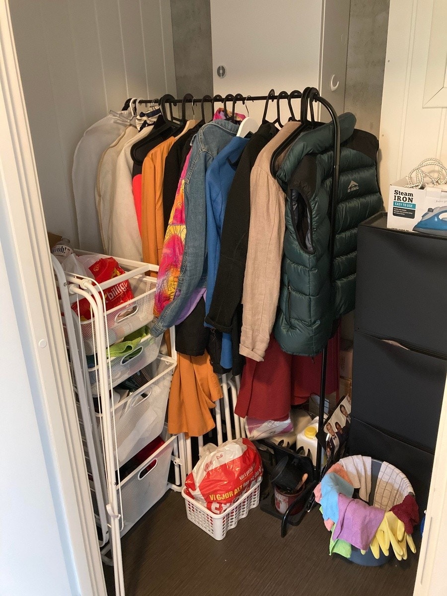 Innvendig bod med lagringsmuligheter Galleribilde