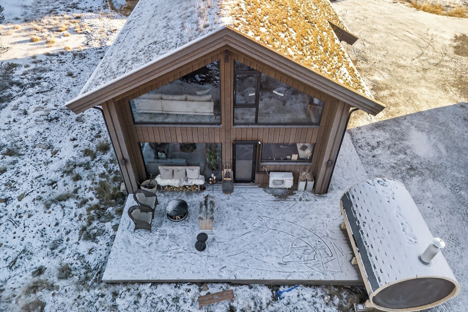 Flott terrasse og uteareal mot vest Galleribilde