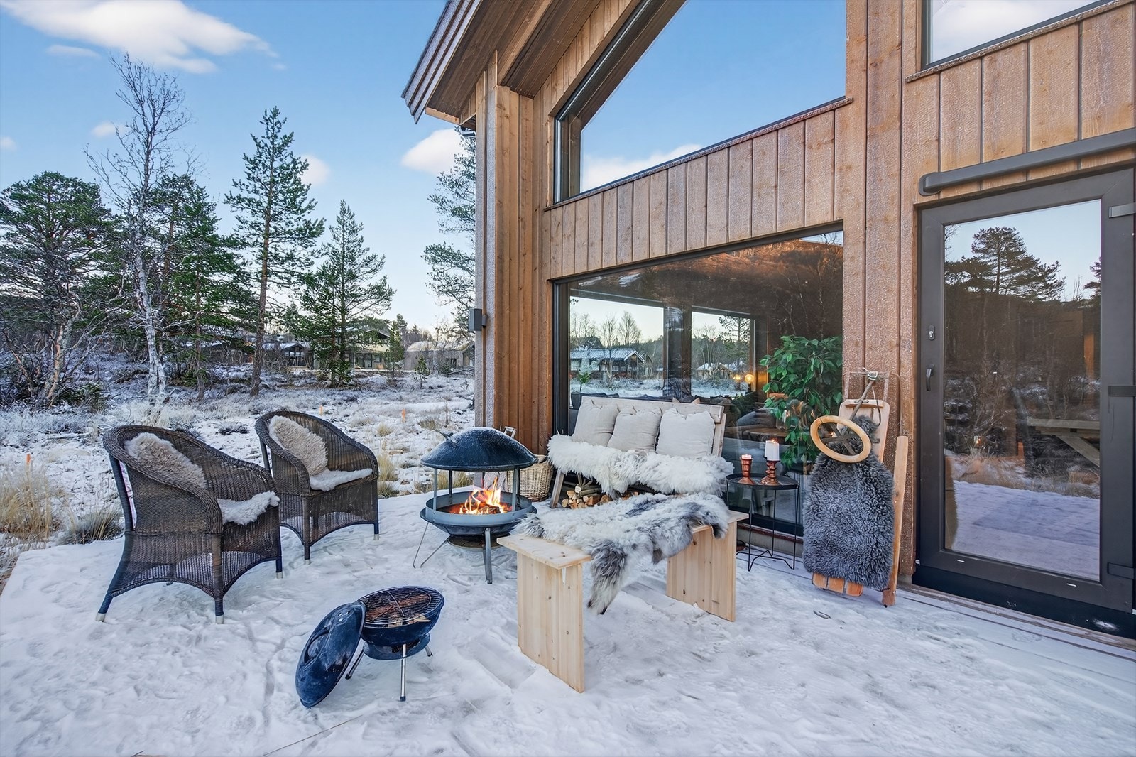 Her ligger alt til rette for hyggelige dager på terrassen Galleribilde