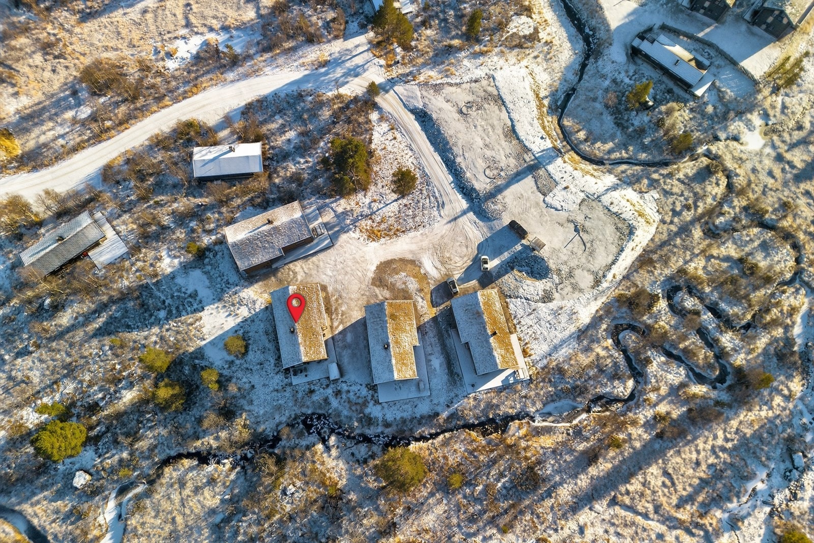 Nyere hyttetun uten gjennomgangstrafikk Galleribilde