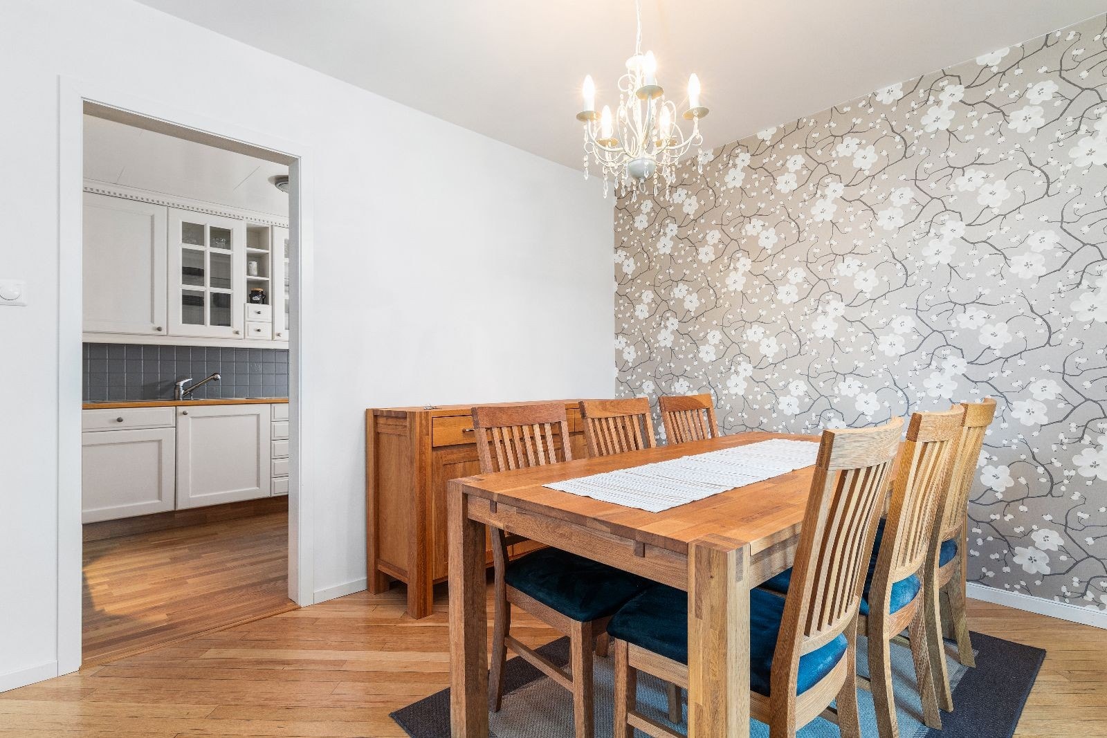 Romslig spisestue Galleribilde