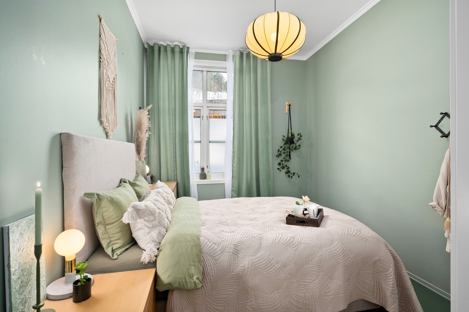 Delikat selveierleilighet i byggets 1.etasje med raus takhøyde, vannbåren varme inkludert i fellesutgiftene og en flott terrasse på 22 kvm. Foto: Haiman Askari/Knipzet AS Galleribilde