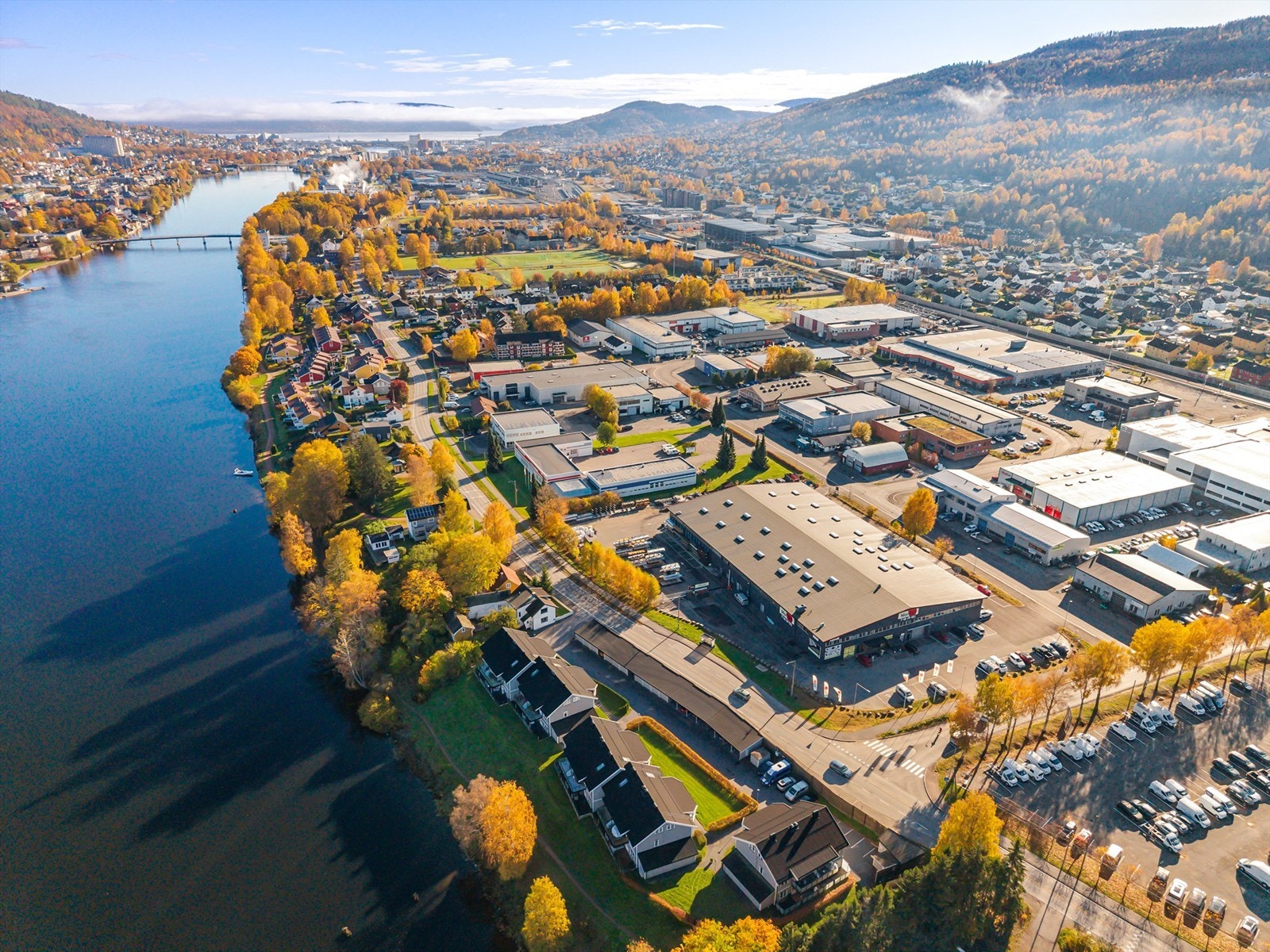 Kort gangavstand til Gulskogen togstasjon og kjøpesenter Galleribilde