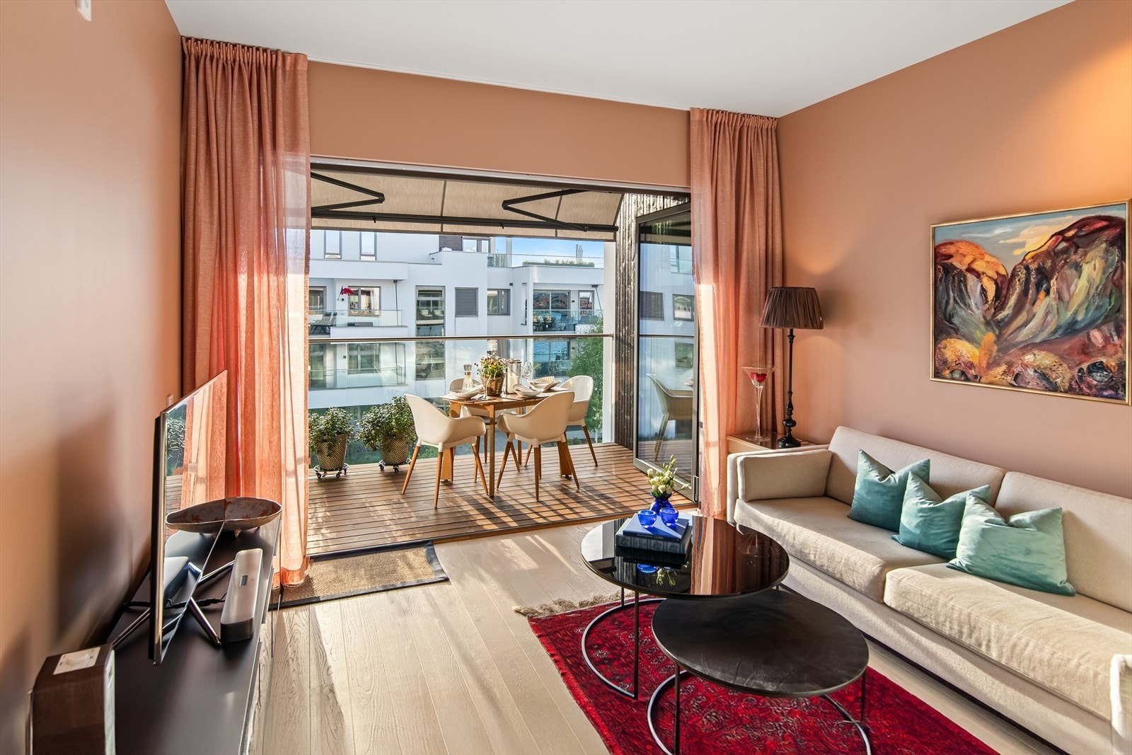 En påkostet, moderne og stilfull 3-roms selveierleilighet fra 2018. Galleribilde